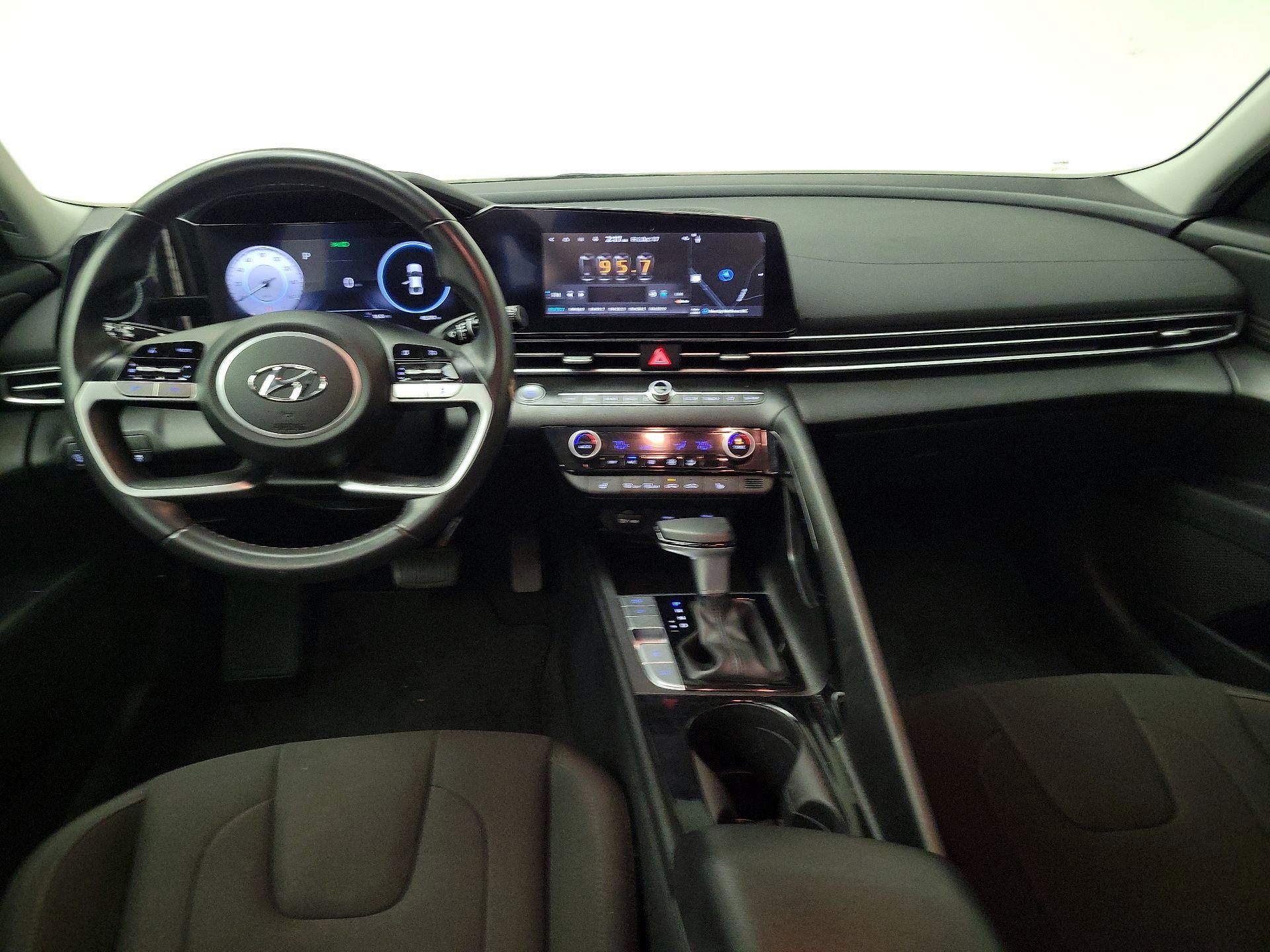 Thumbnail: 2023 Hyundai Elantra - 9