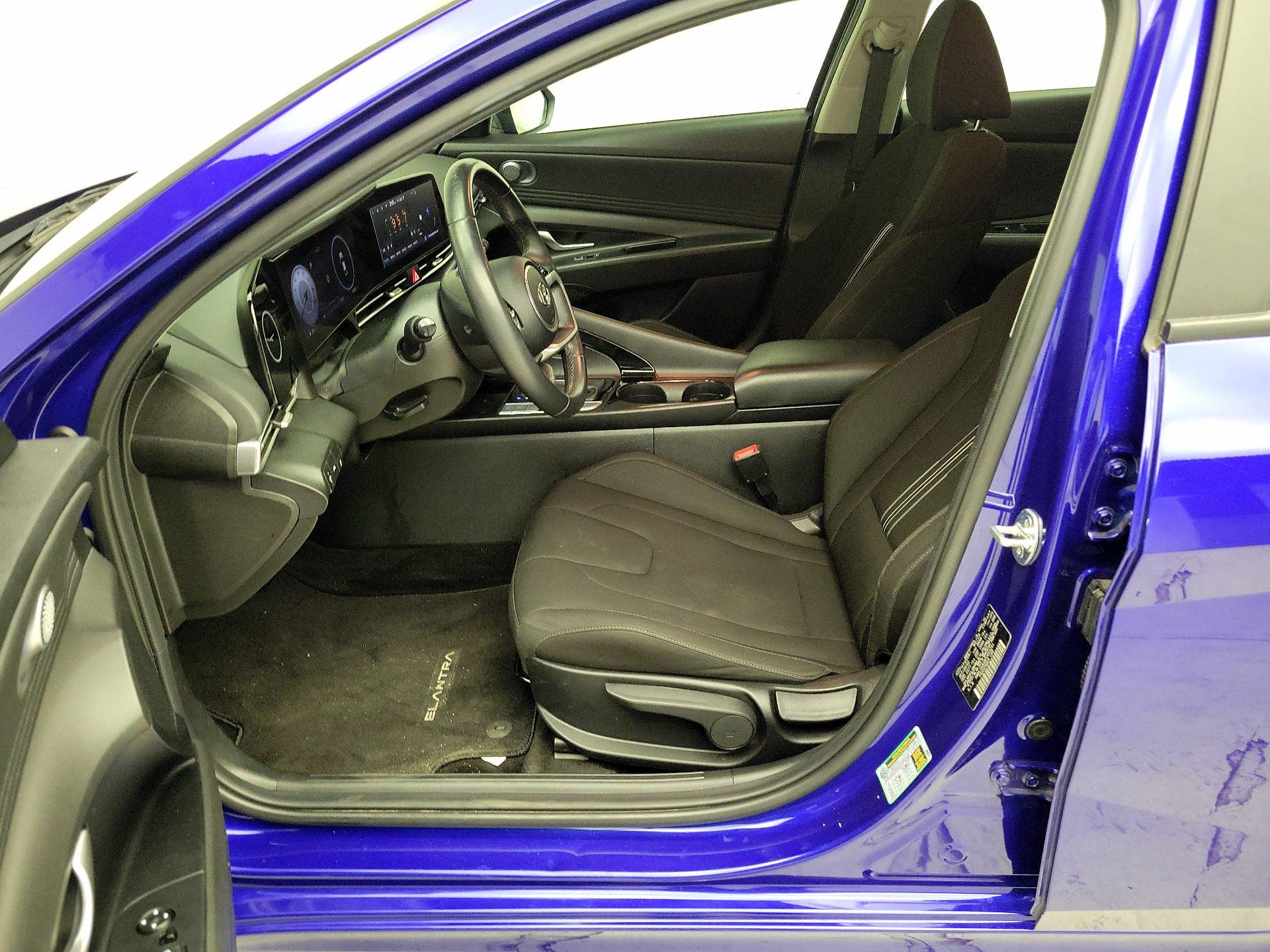 Thumbnail: 2023 Hyundai Elantra - 11