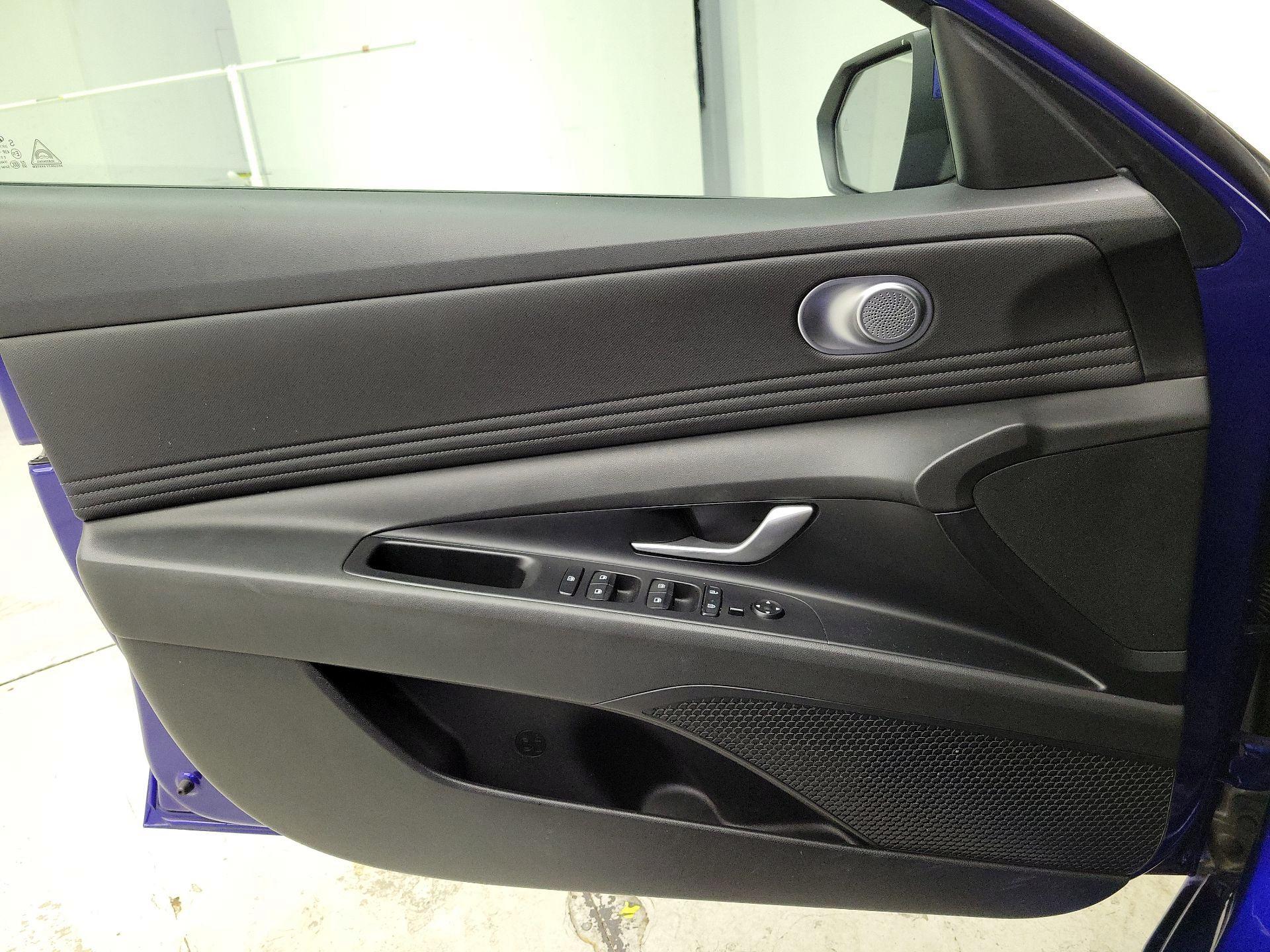 Thumbnail: 2023 Hyundai Elantra - 12