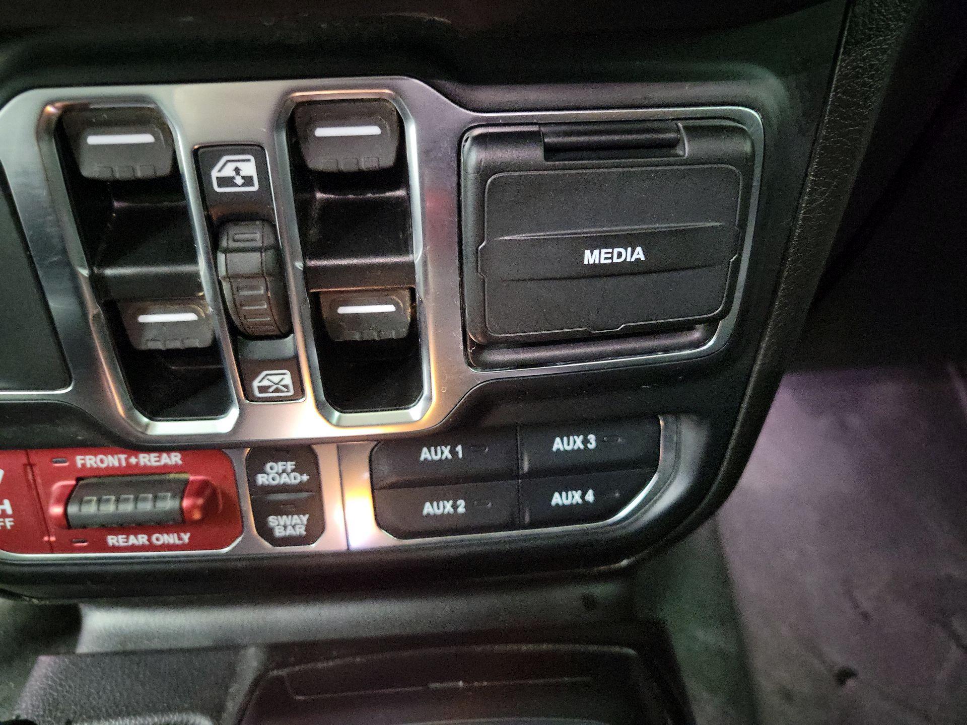 Thumbnail: 2024 Jeep Wrangler - 18