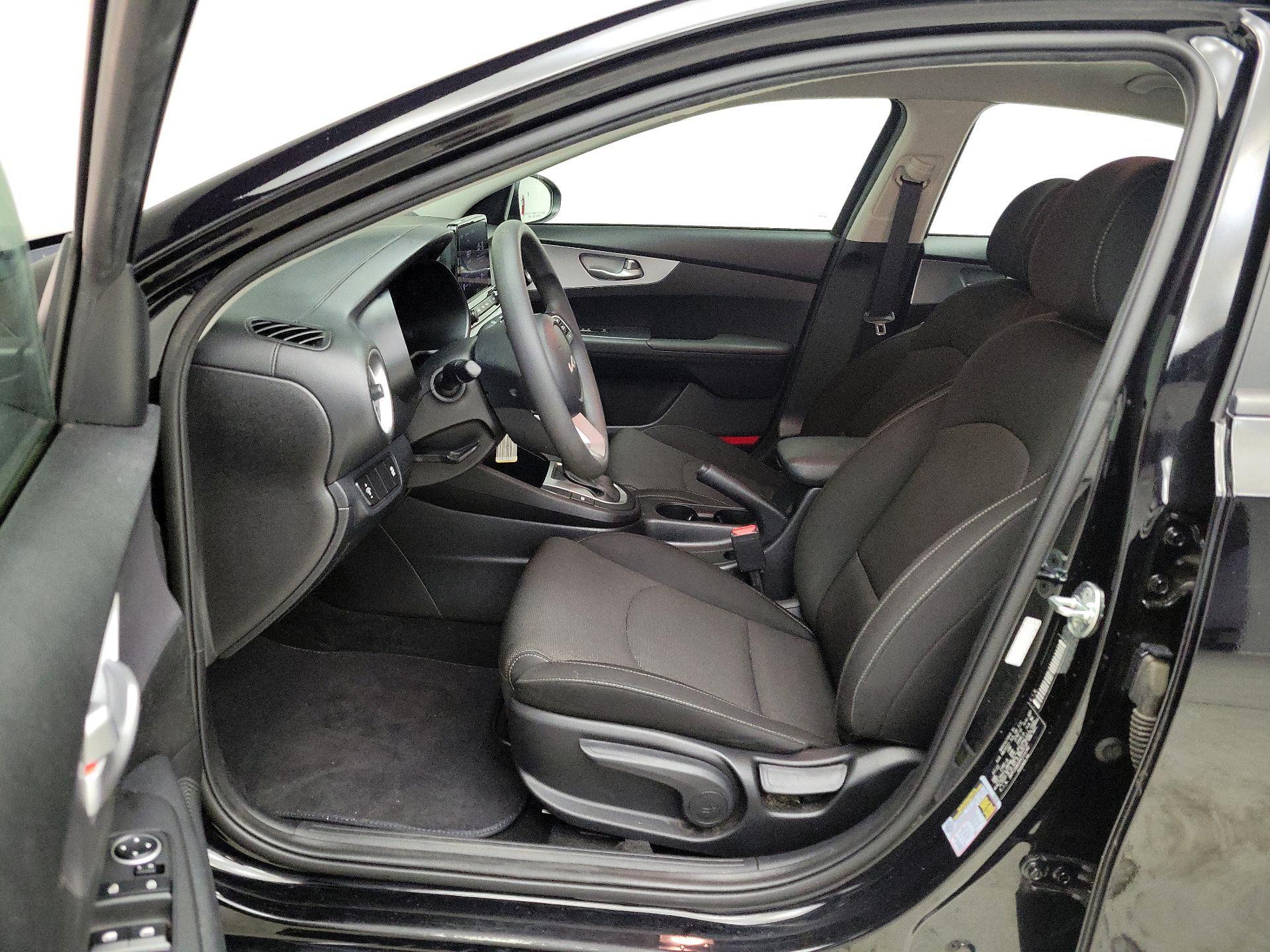 Thumbnail: 2023 Kia Forte - 11