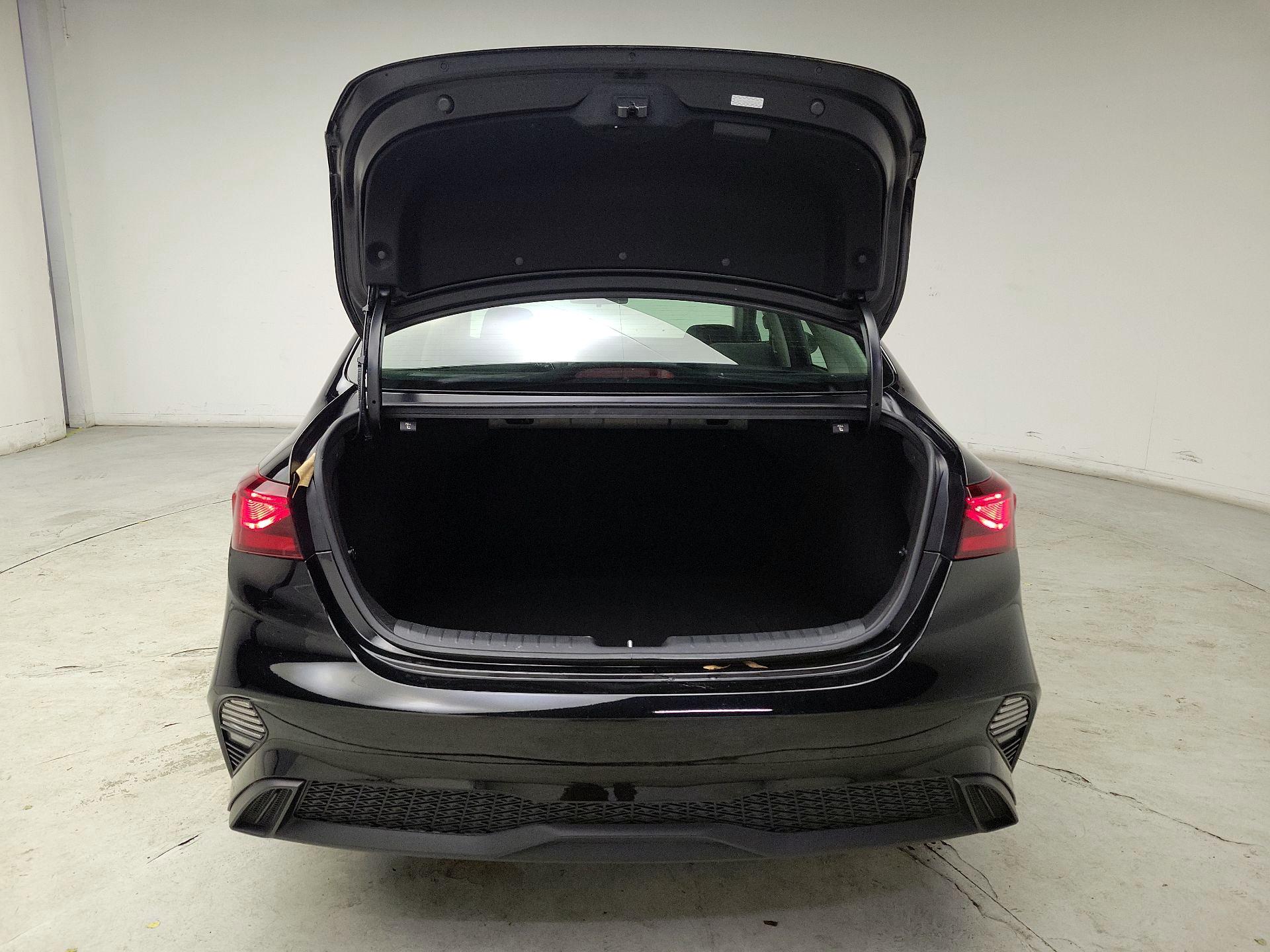 Thumbnail: 2023 Kia Forte - 20