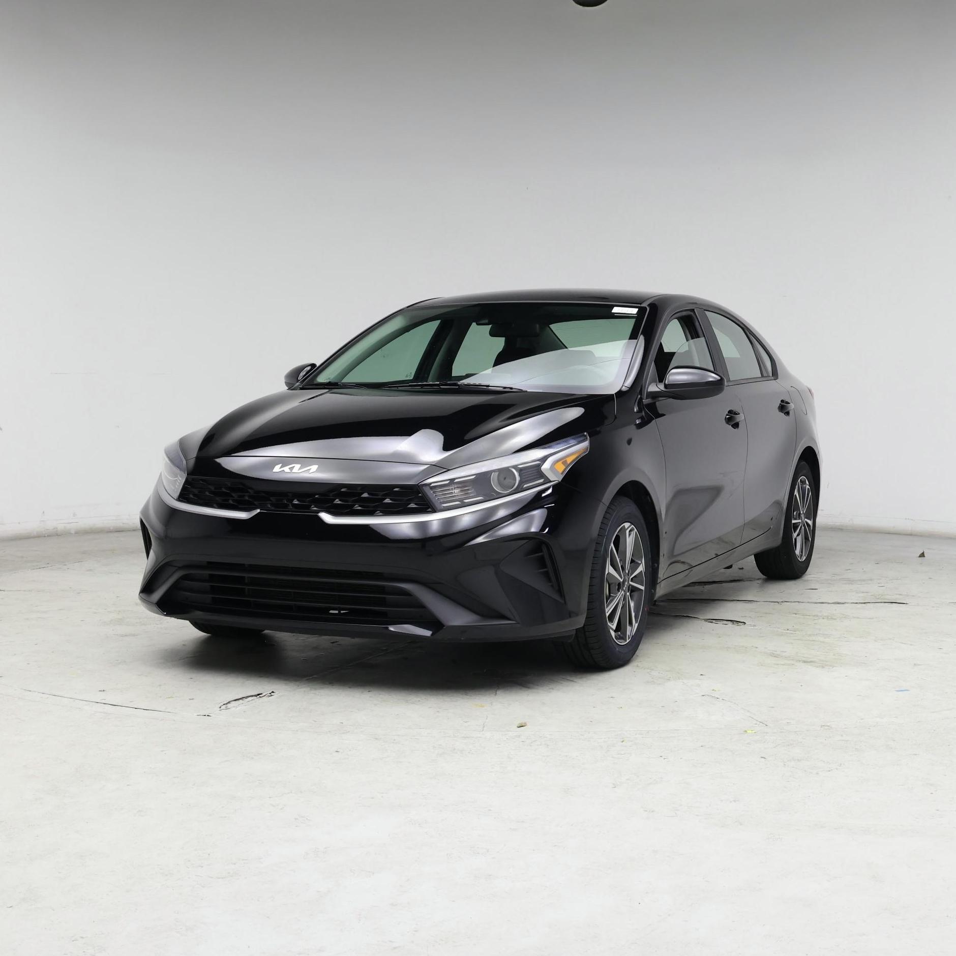 Thumbnail: 2023 Kia Forte - 4