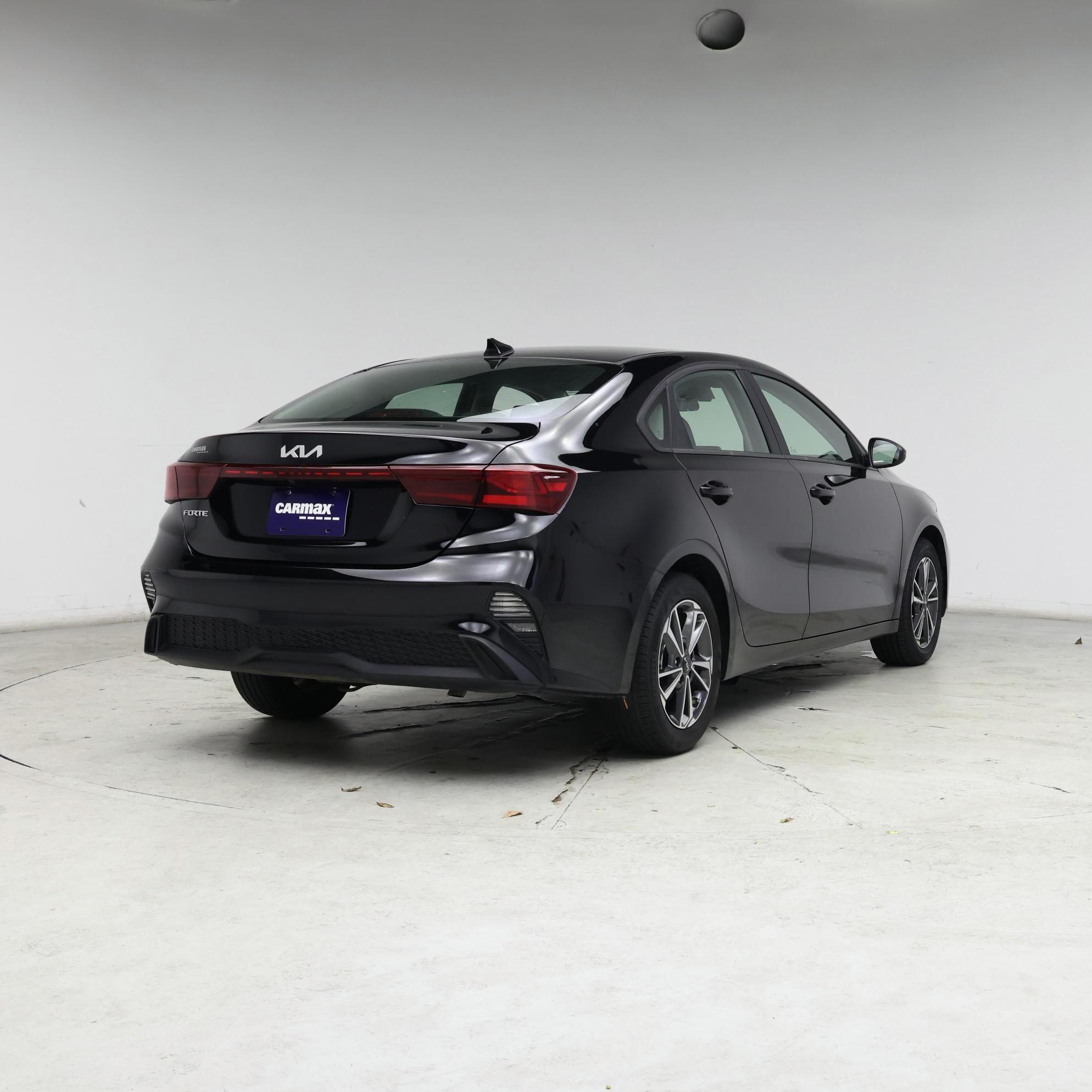 Thumbnail: 2023 Kia Forte - 8