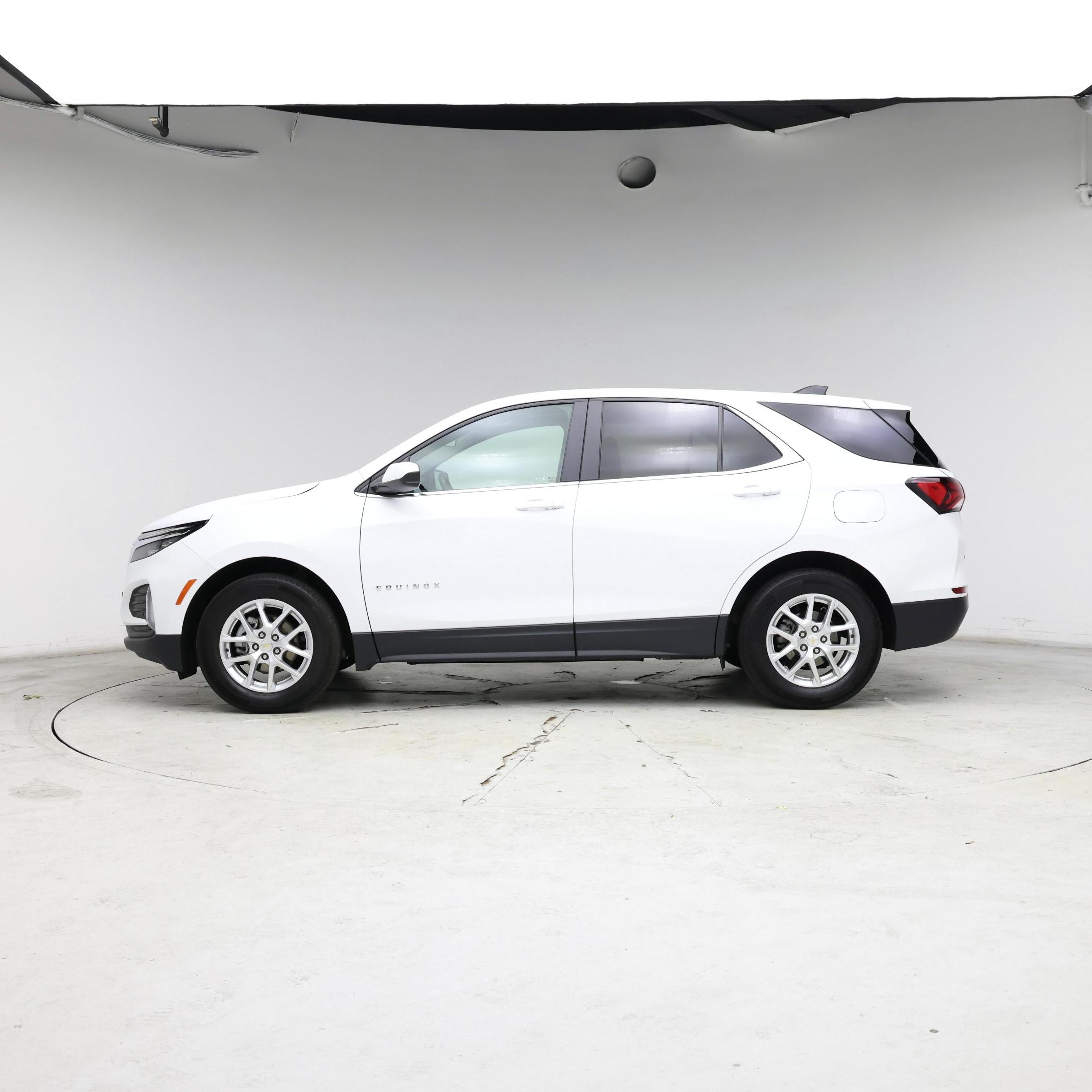 Thumbnail: 2023 Chevrolet Equinox - 3