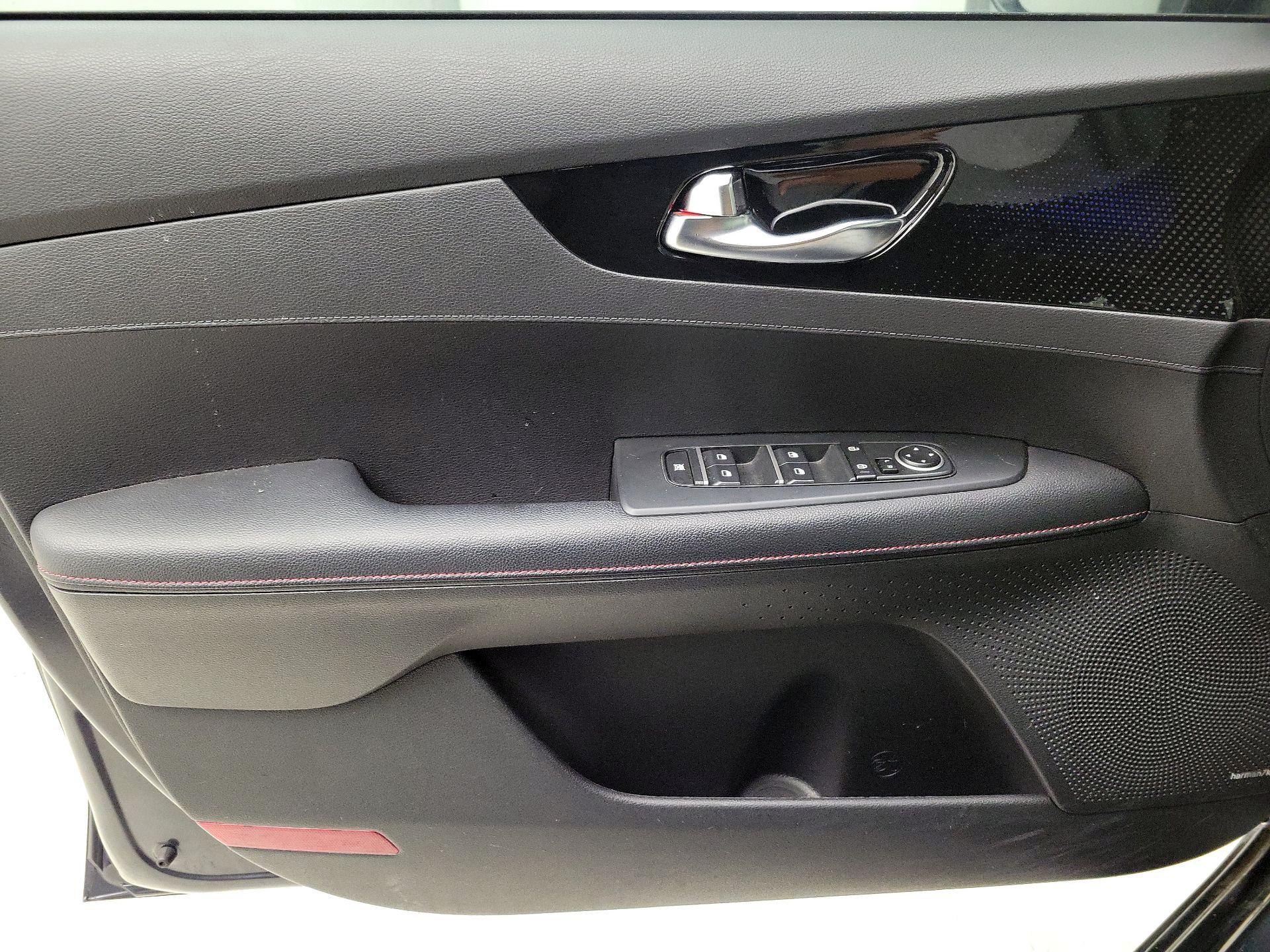 Thumbnail: 2021 Kia Forte - 12