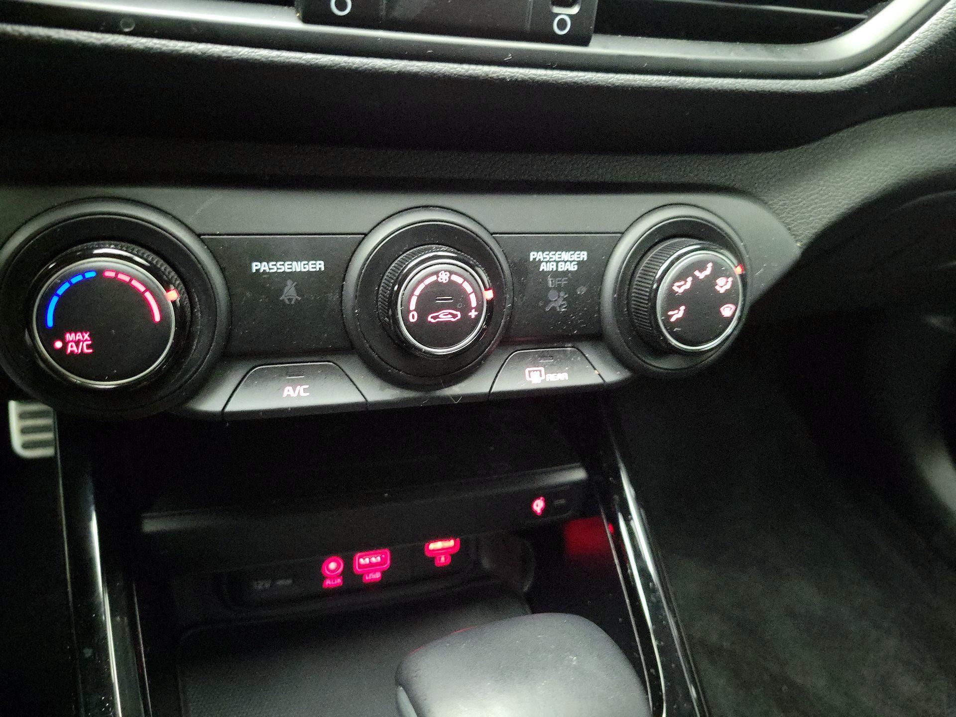 Thumbnail: 2021 Kia Forte - 16