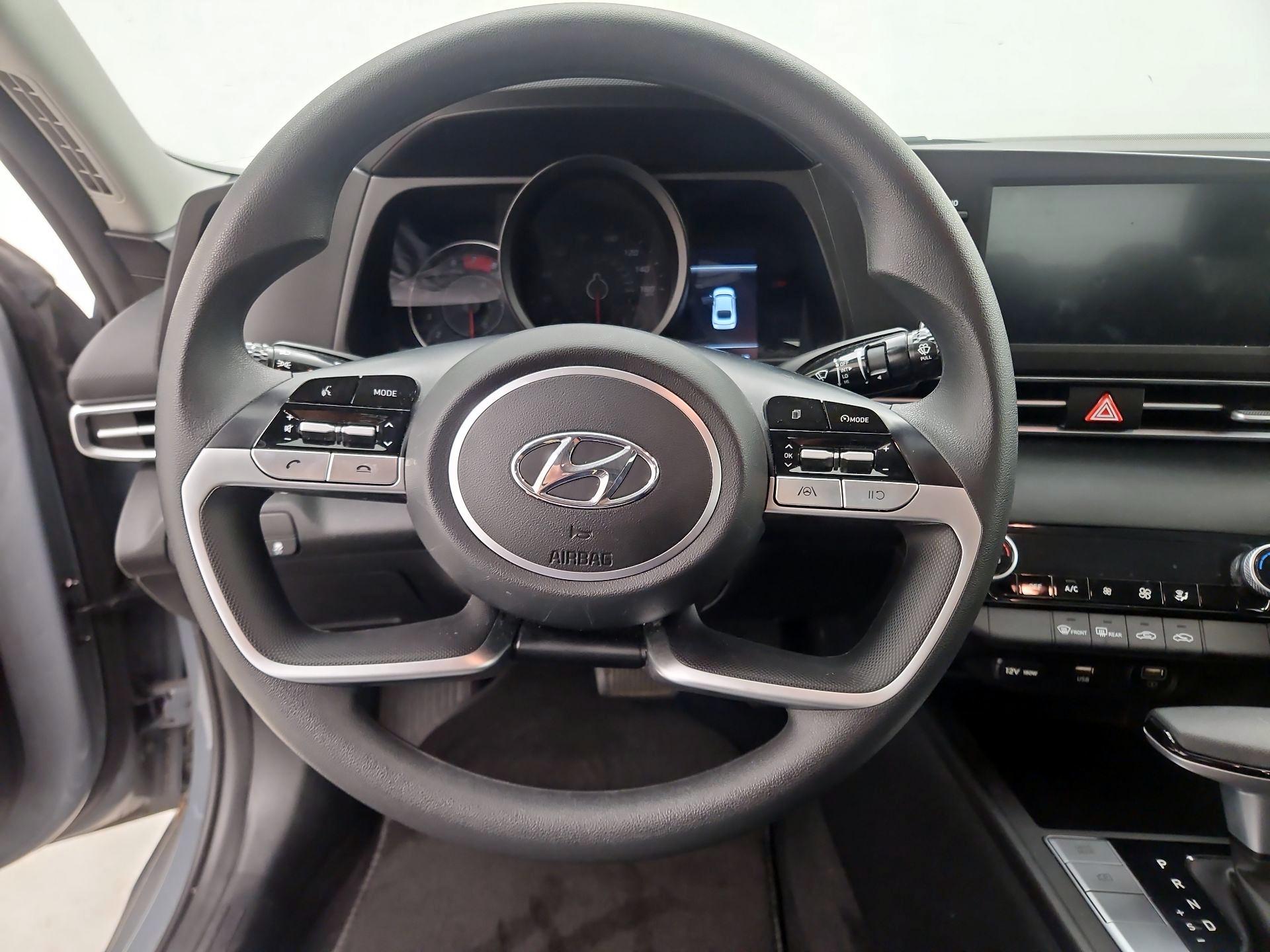 Thumbnail: 2023 Hyundai Elantra - 10