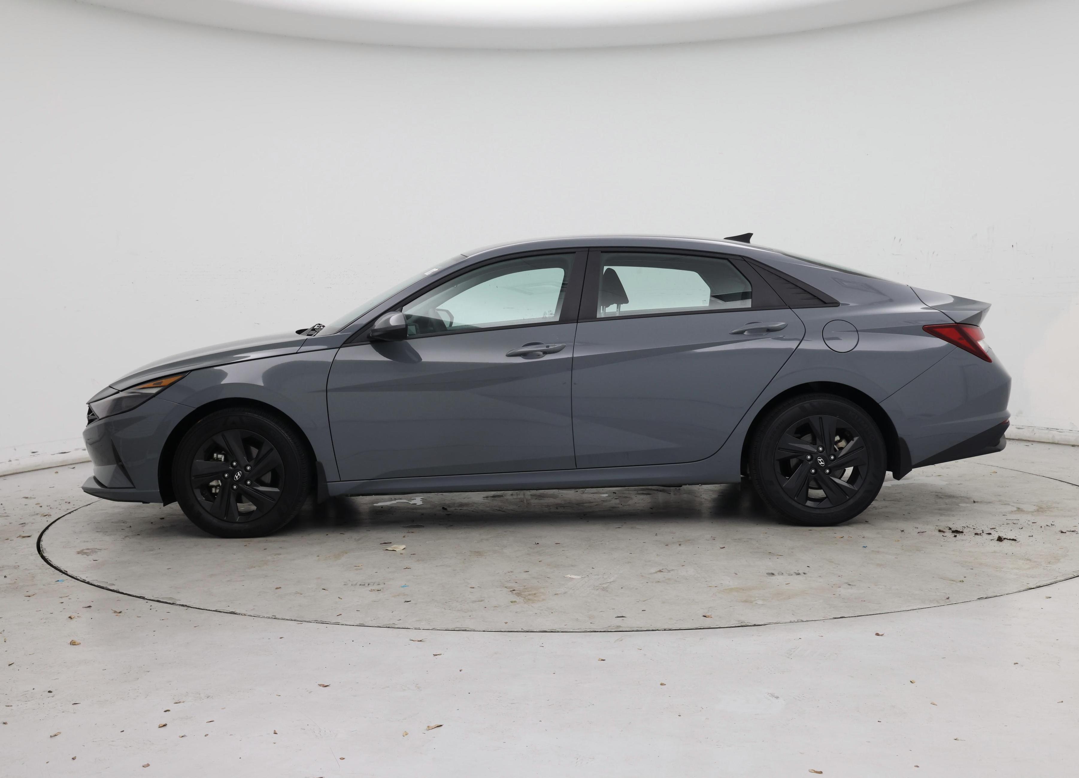 Thumbnail: 2023 Hyundai Elantra - 3