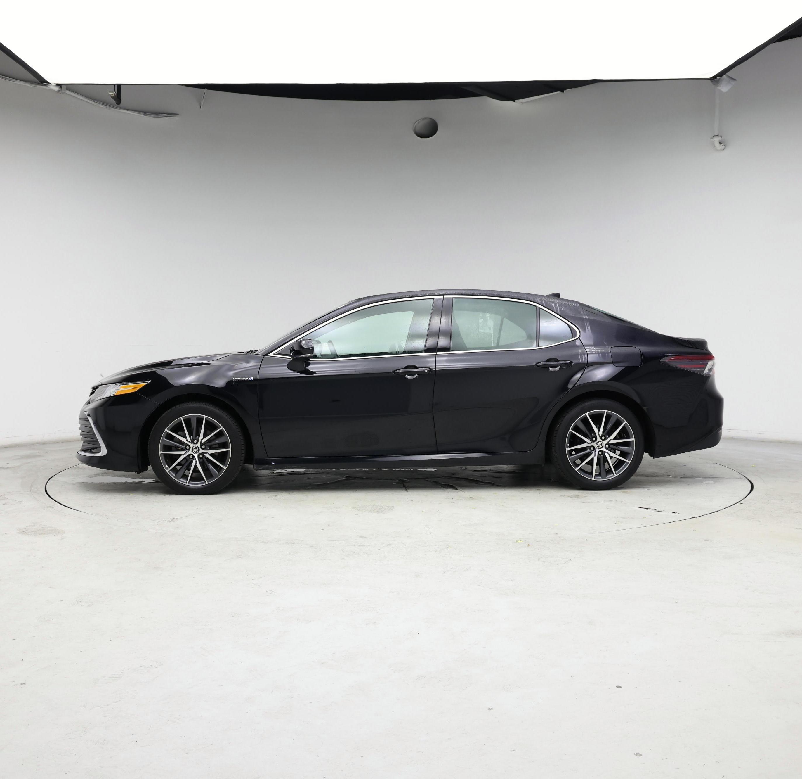 Thumbnail: 2021 Toyota Camry - 3