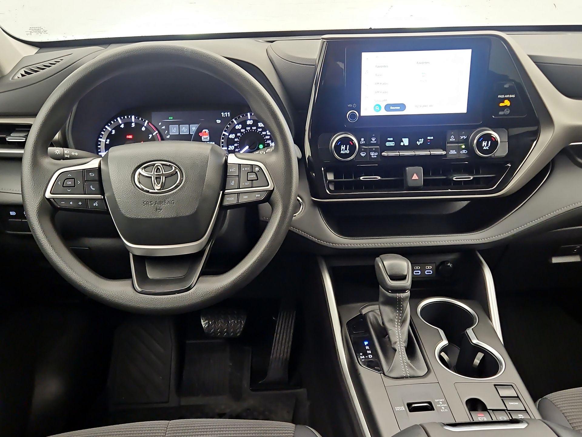 Thumbnail: 2023 Toyota Highlander - 10