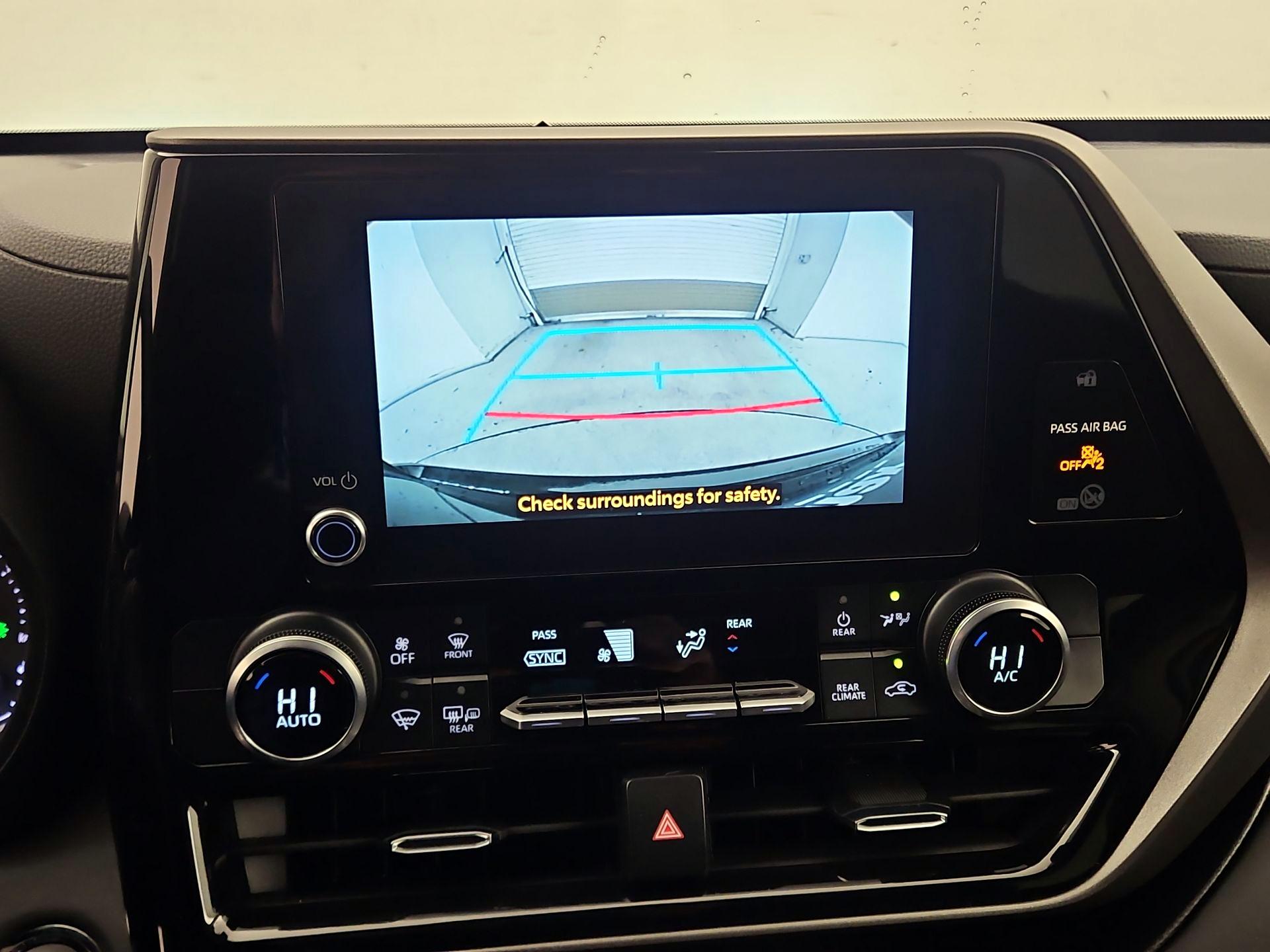 Thumbnail: 2023 Toyota Highlander - 14