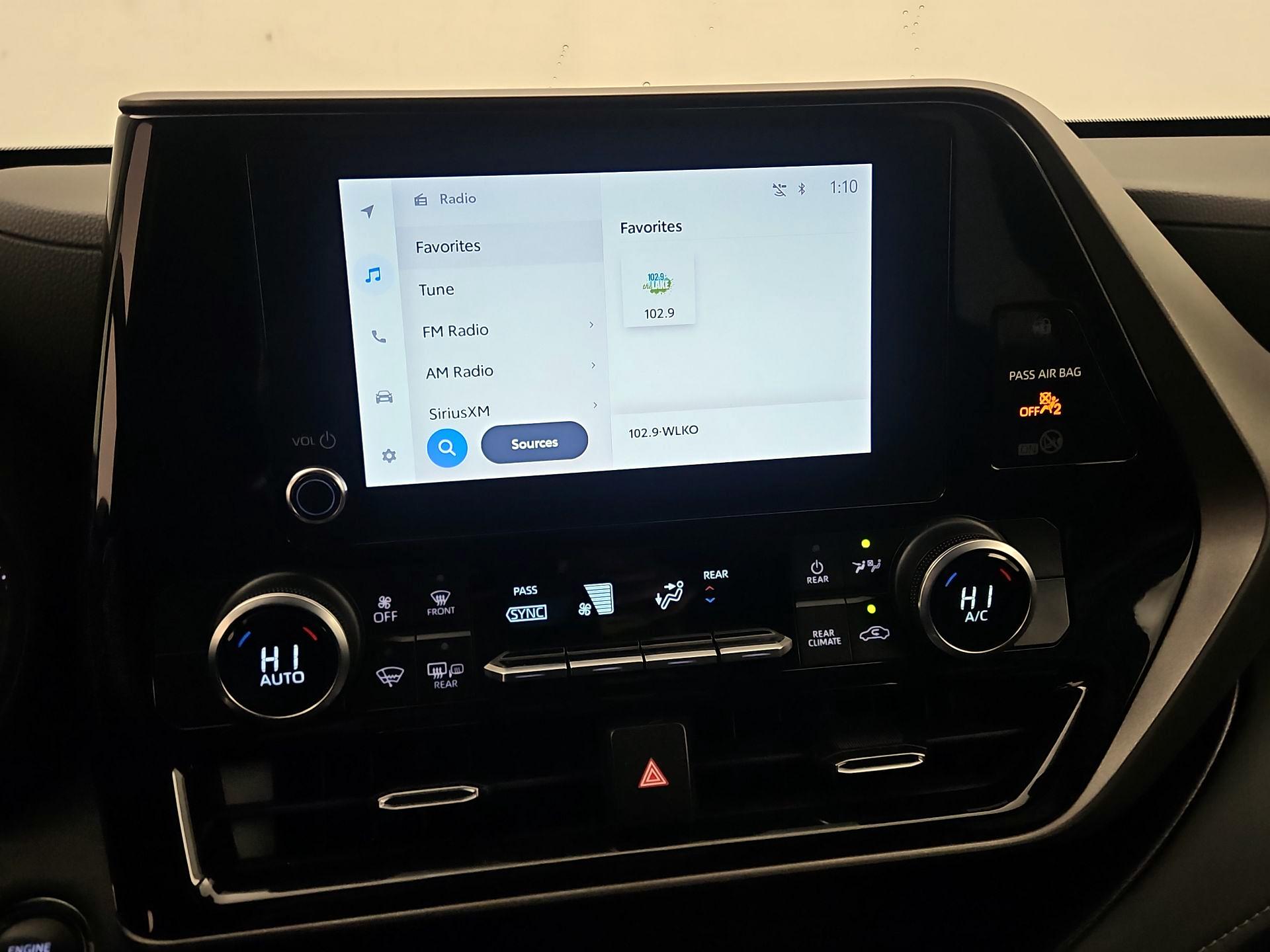 Thumbnail: 2023 Toyota Highlander - 15