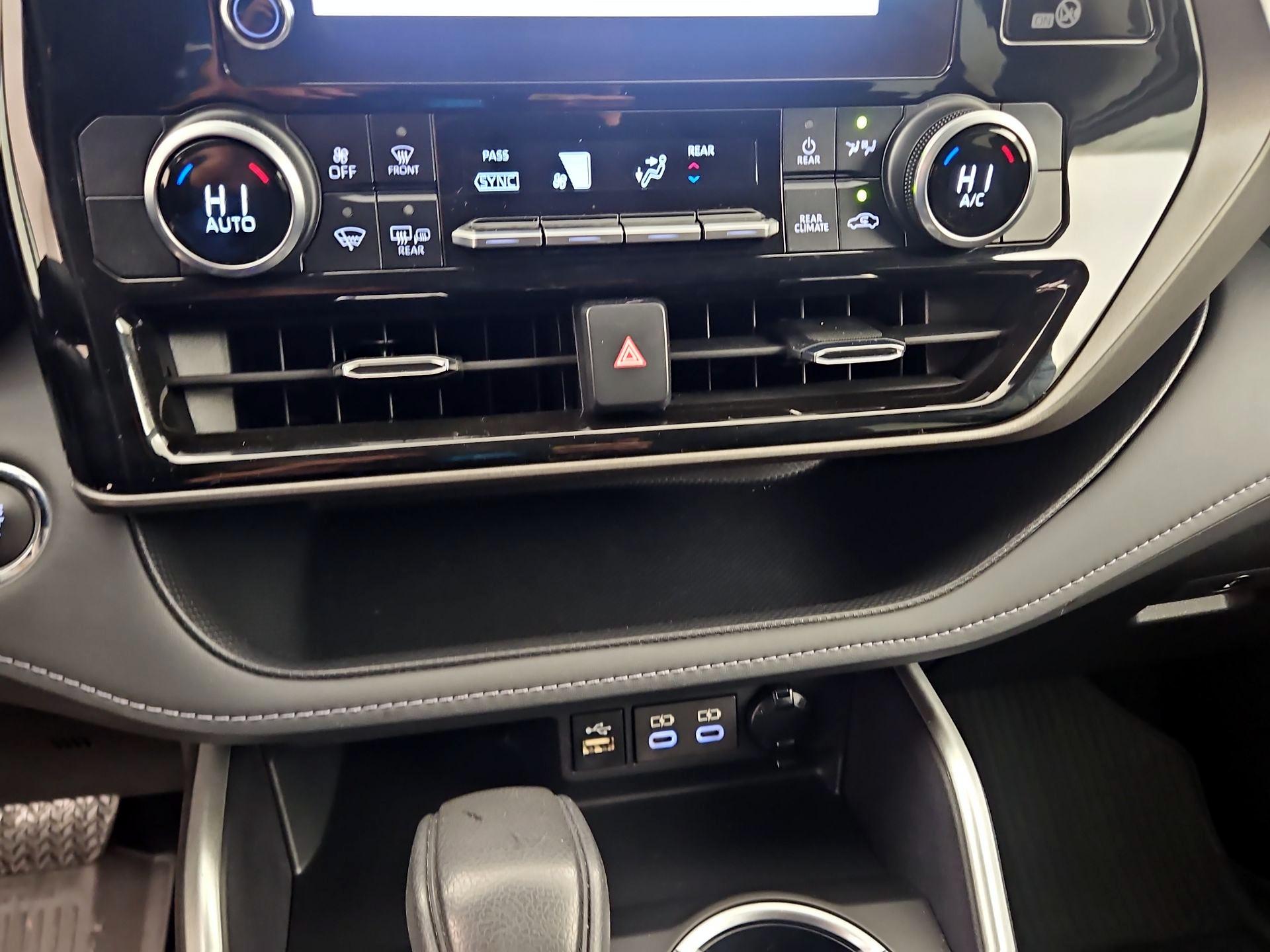 Thumbnail: 2023 Toyota Highlander - 16