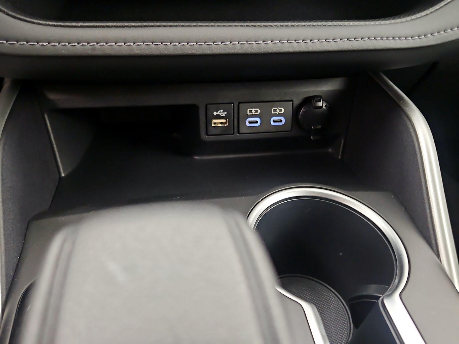 Thumbnail: 2023 Toyota Highlander - 18