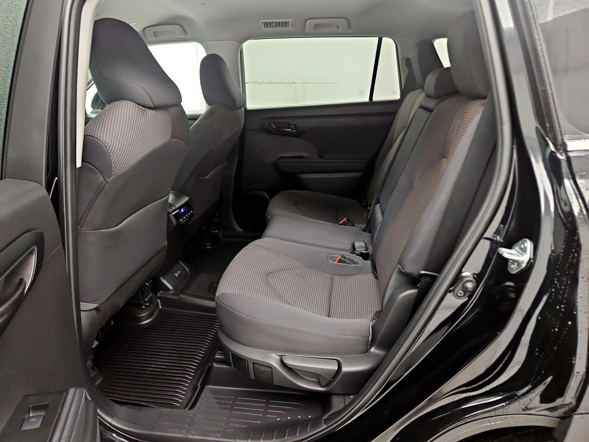 Thumbnail: 2023 Toyota Highlander - 19