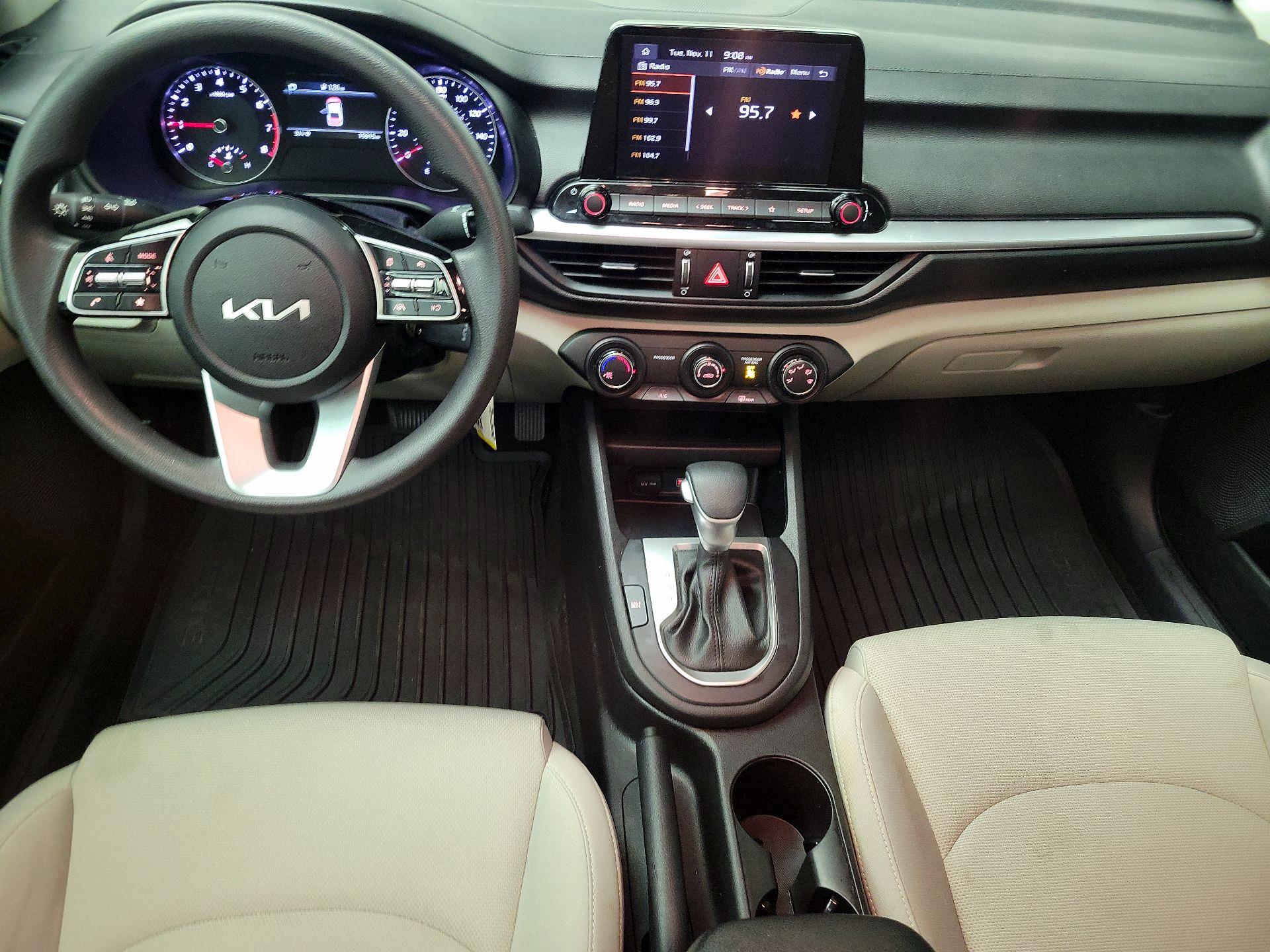 Thumbnail: 2022 Kia Forte - 9