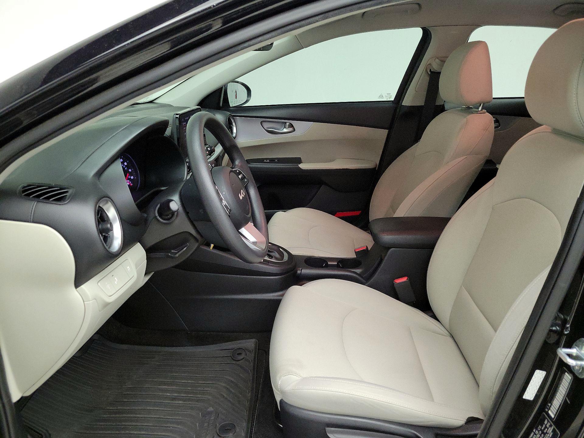 Thumbnail: 2022 Kia Forte - 11