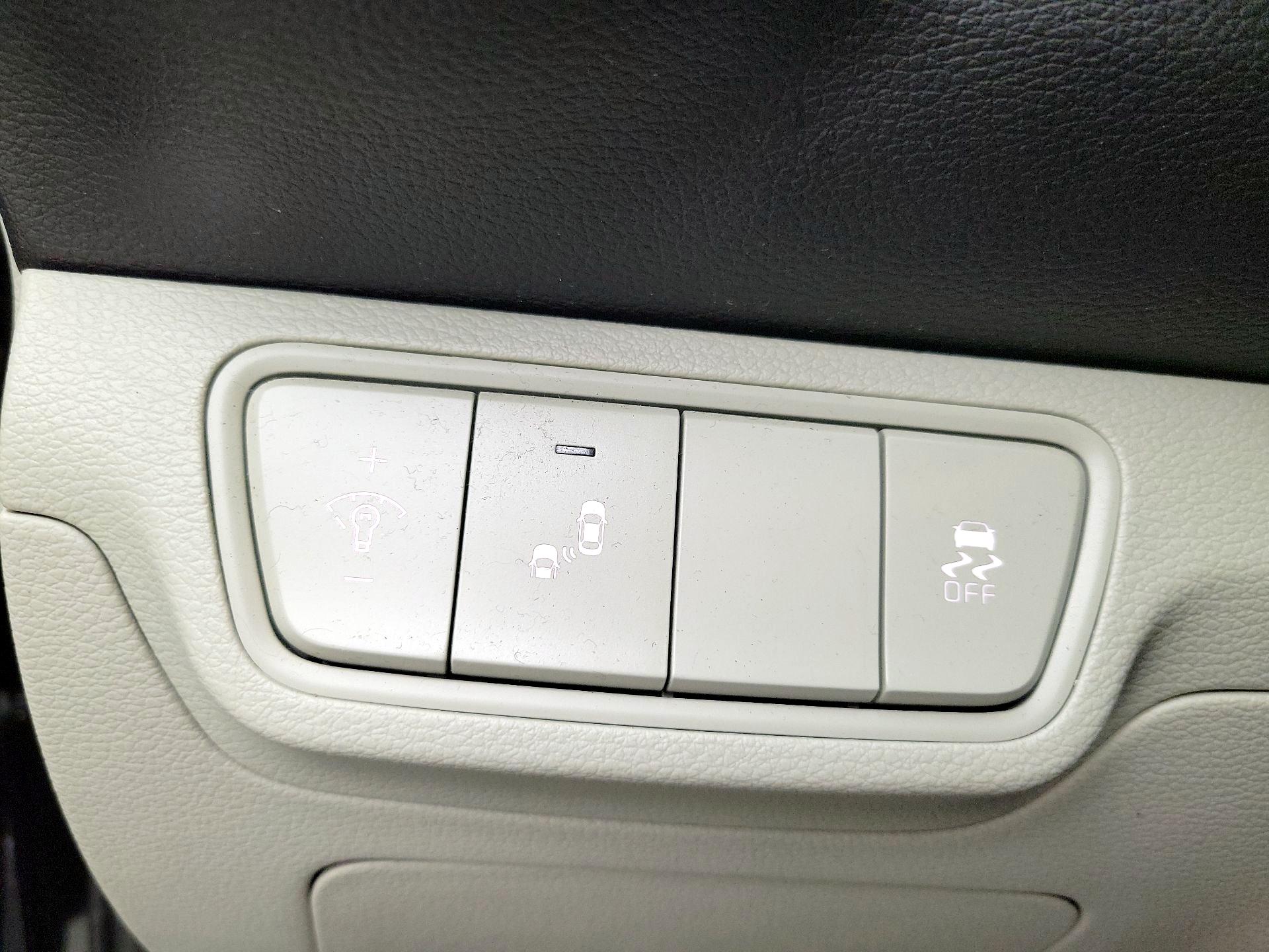 Thumbnail: 2022 Kia Forte - 13