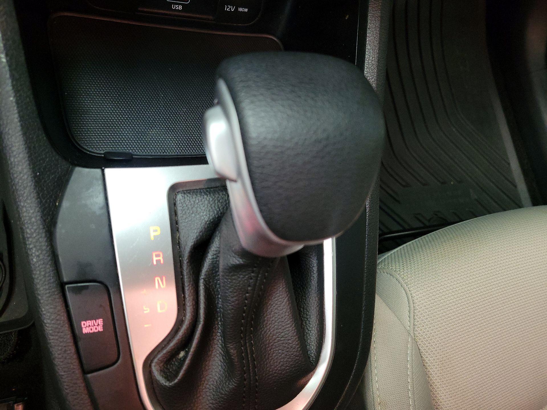 Thumbnail: 2022 Kia Forte - 17