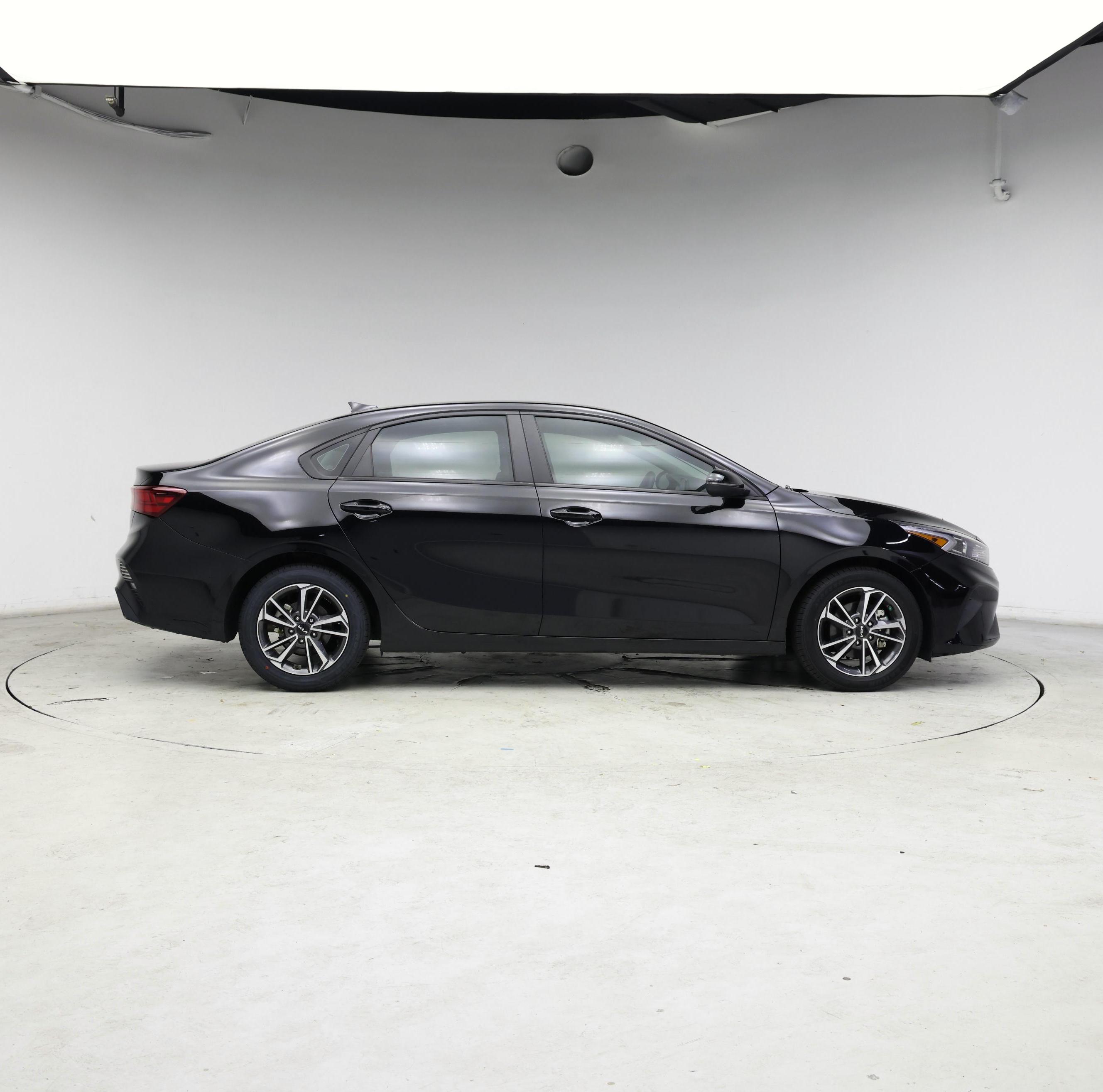 Thumbnail: 2022 Kia Forte - 7