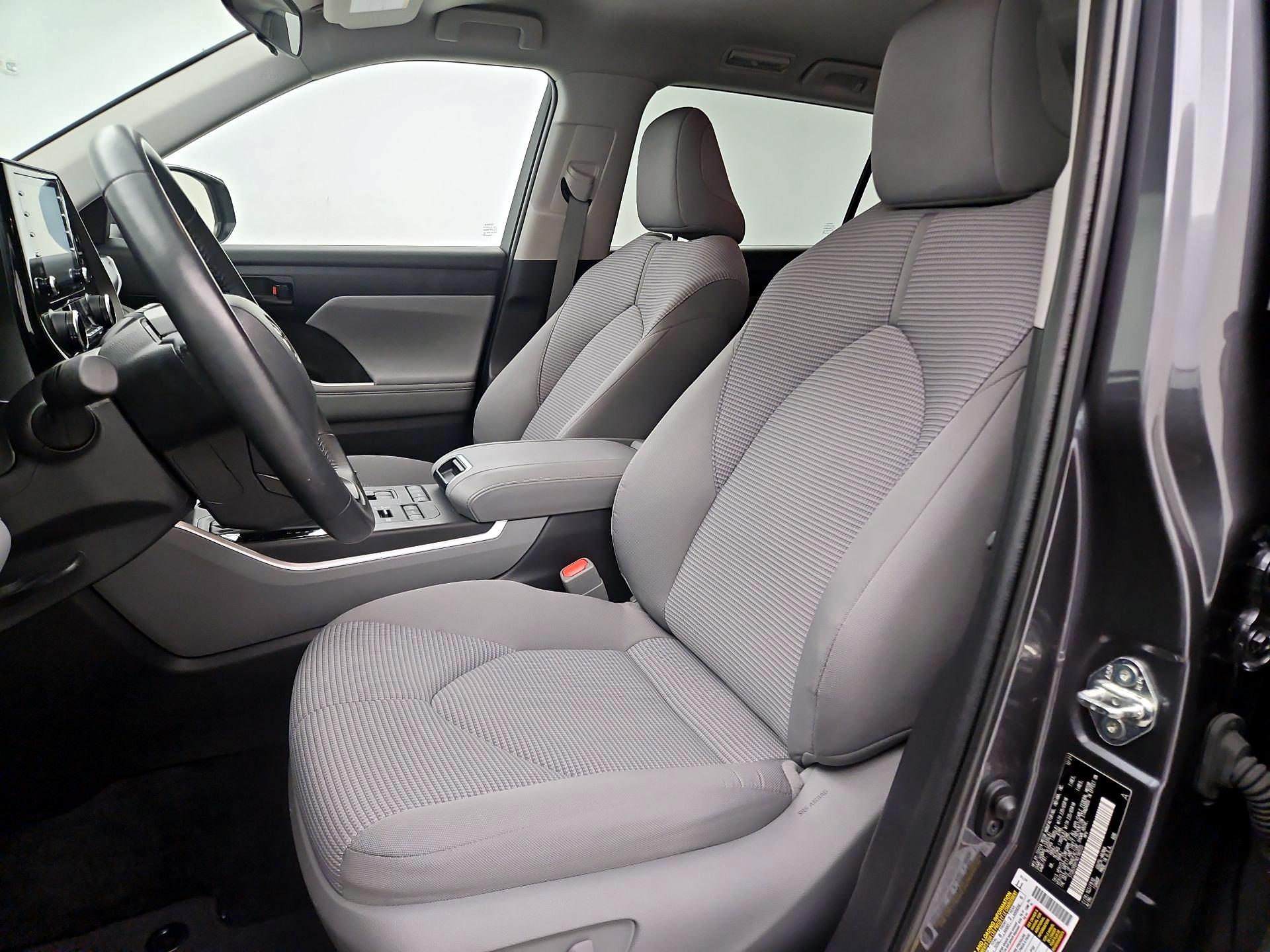 Thumbnail: 2022 Toyota Highlander - 11