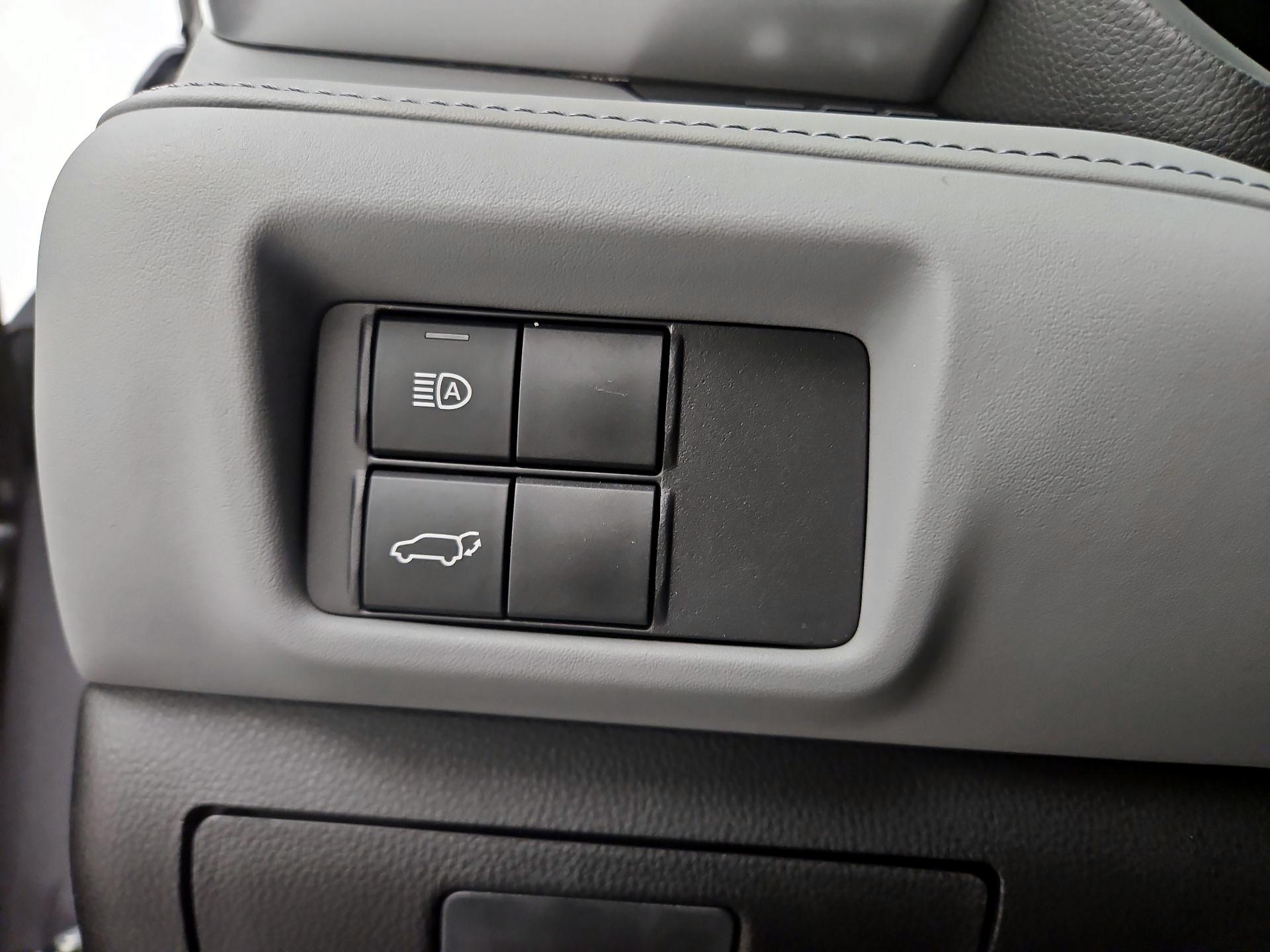 Thumbnail: 2022 Toyota Highlander - 13