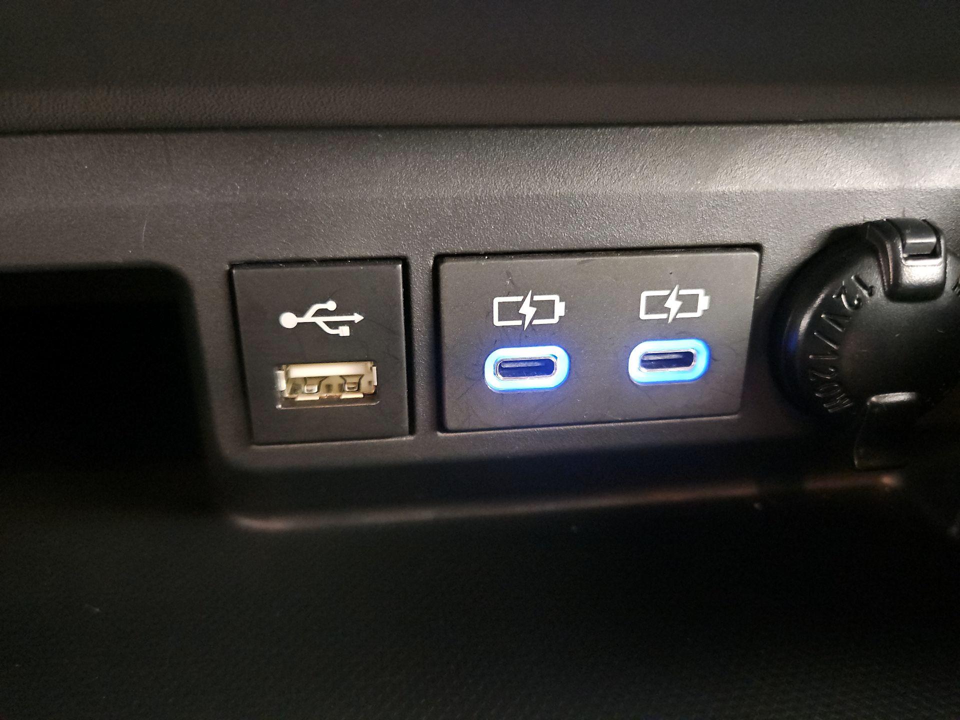 Thumbnail: 2022 Toyota Highlander - 18