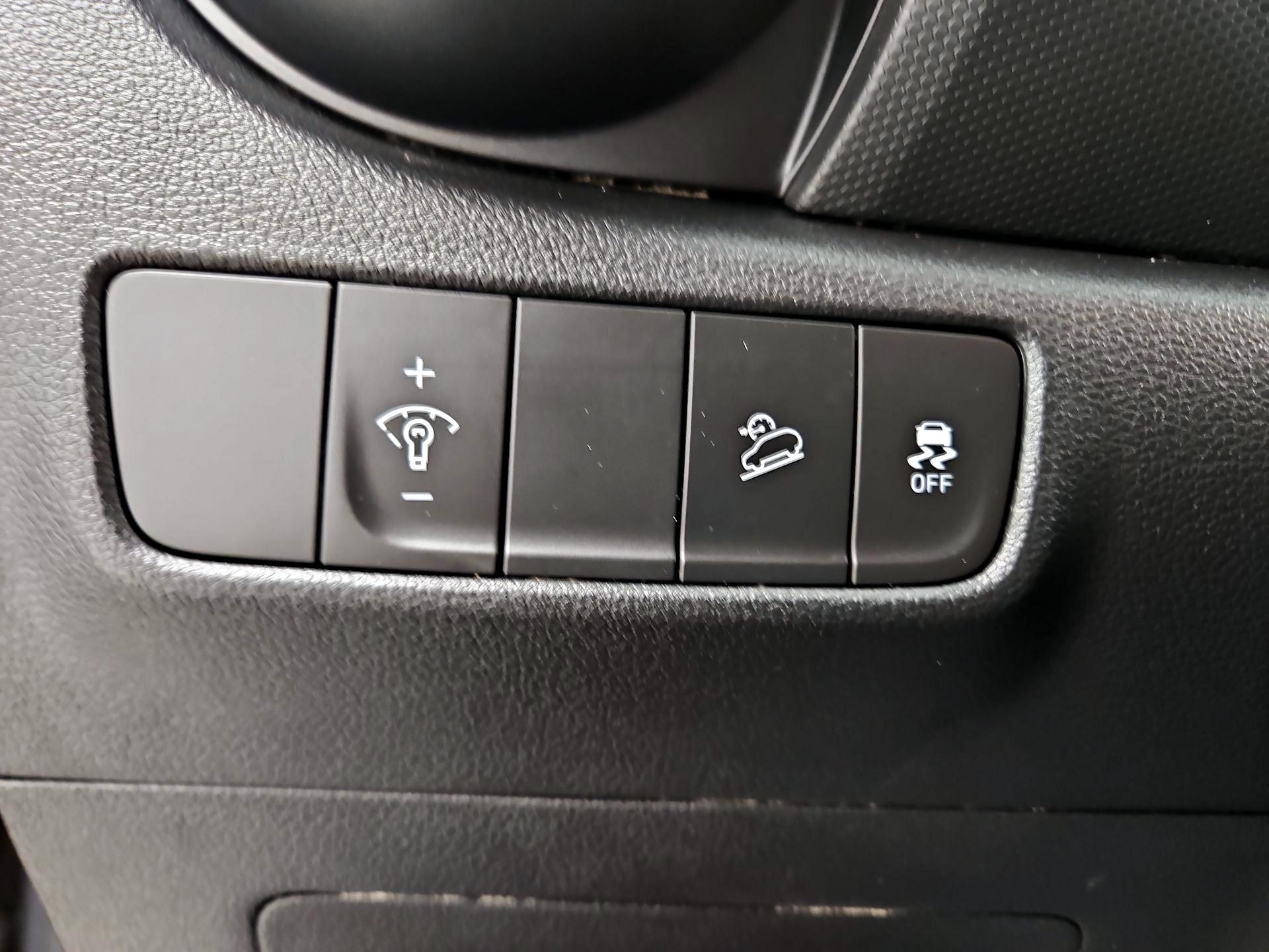 Thumbnail: 2022 Hyundai Kona - 13