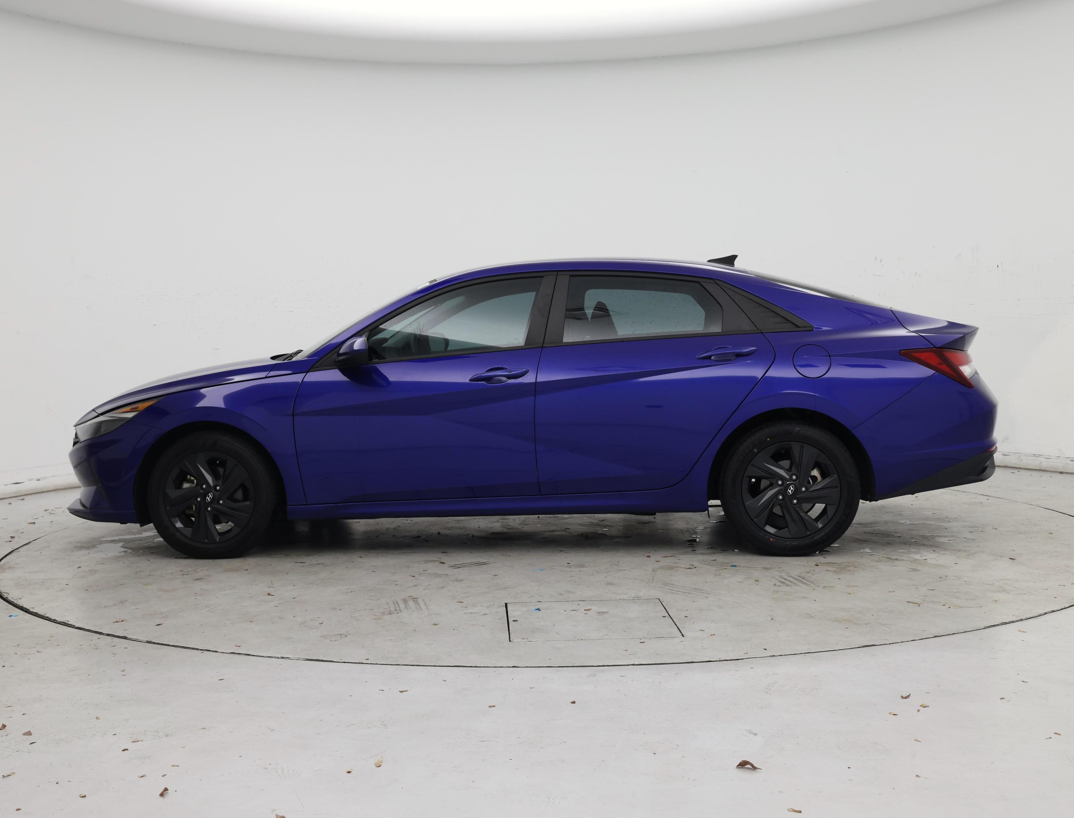Thumbnail: 2023 Hyundai Elantra - 3