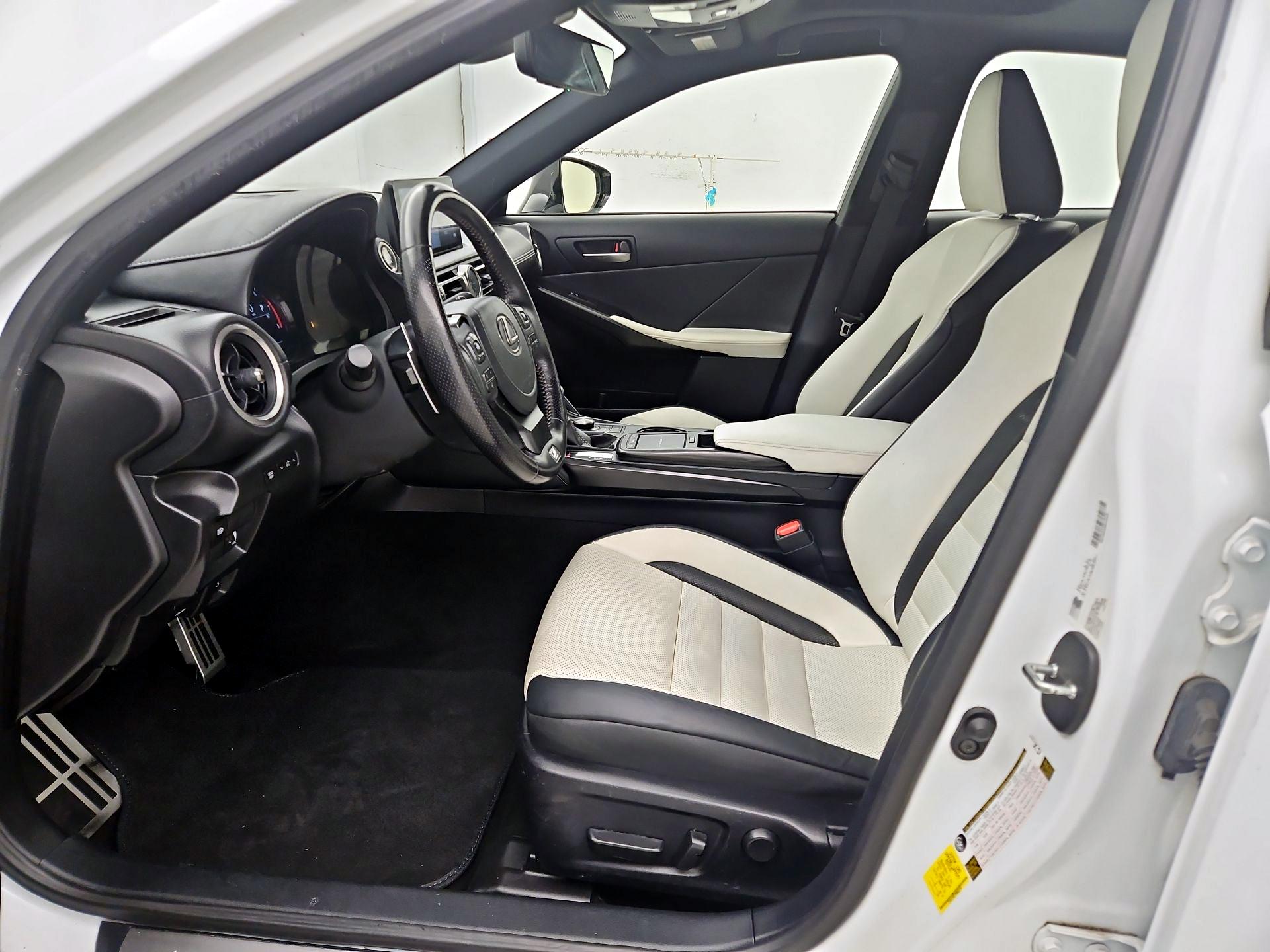 Thumbnail: 2021 Lexus IS - 11