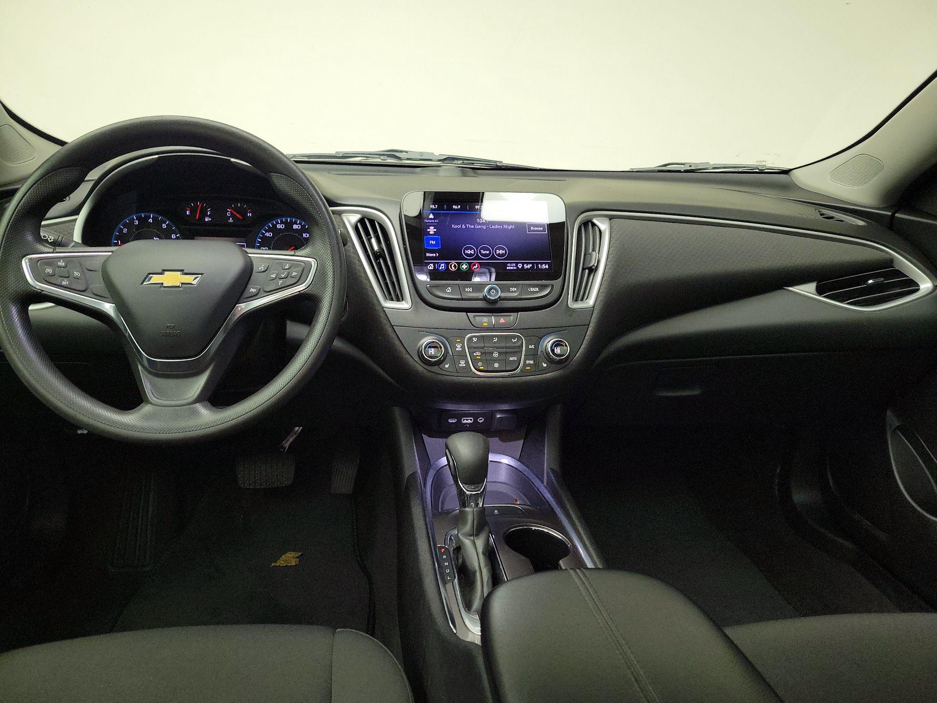 Thumbnail: 2022 Chevrolet Malibu - 9