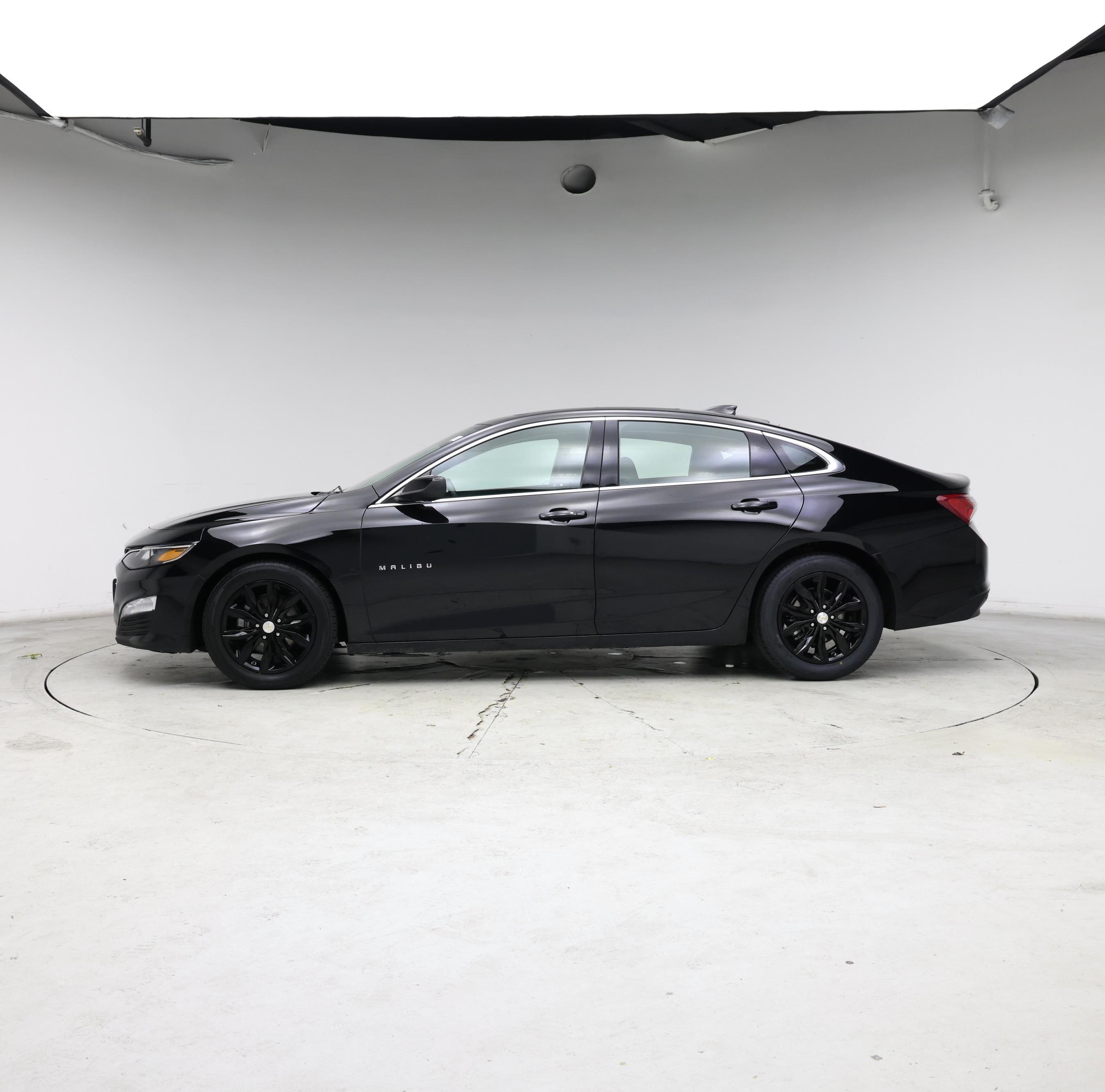 Thumbnail: 2022 Chevrolet Malibu - 3