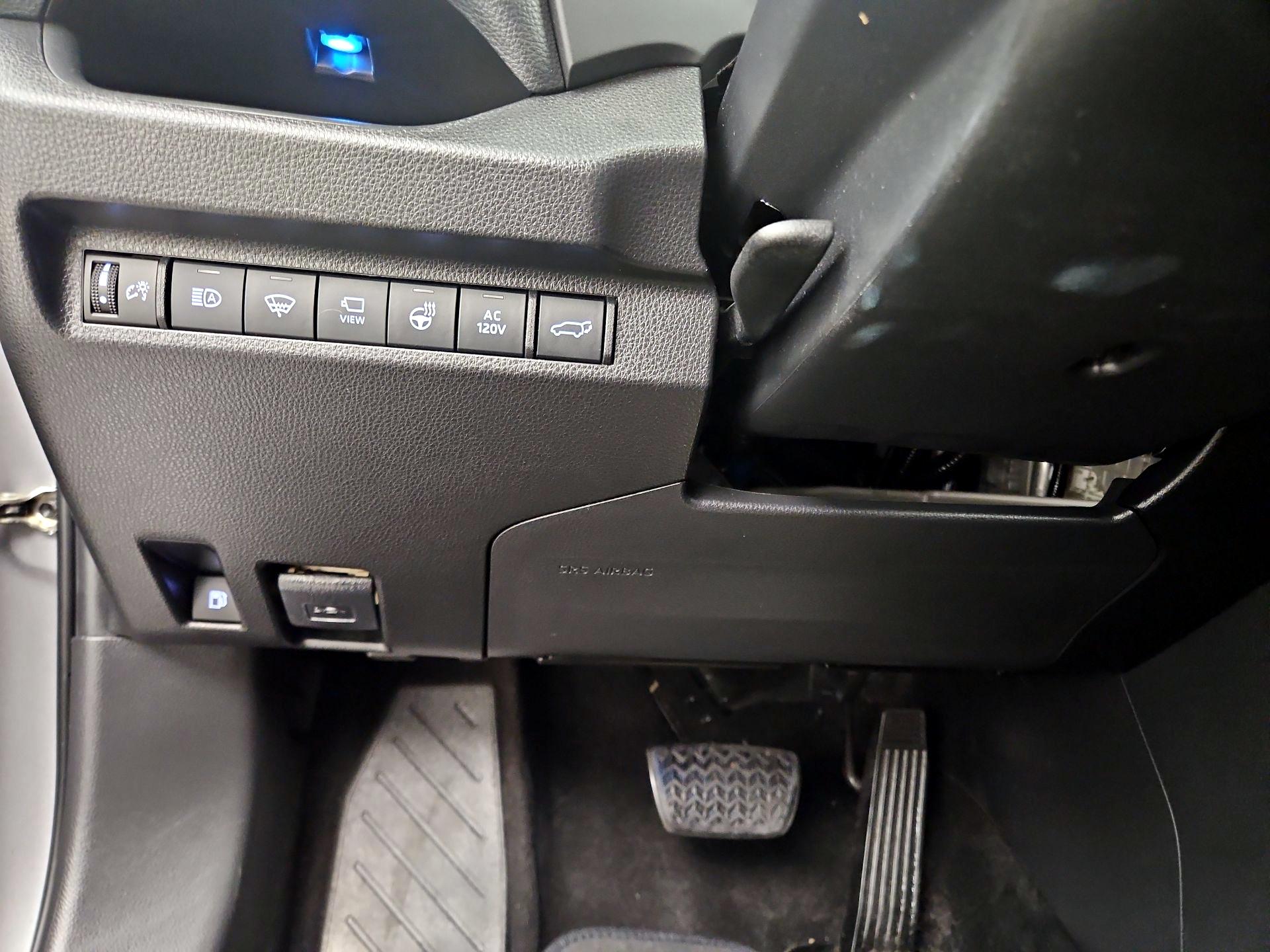 Thumbnail: 2021 Toyota RAV4 - 13