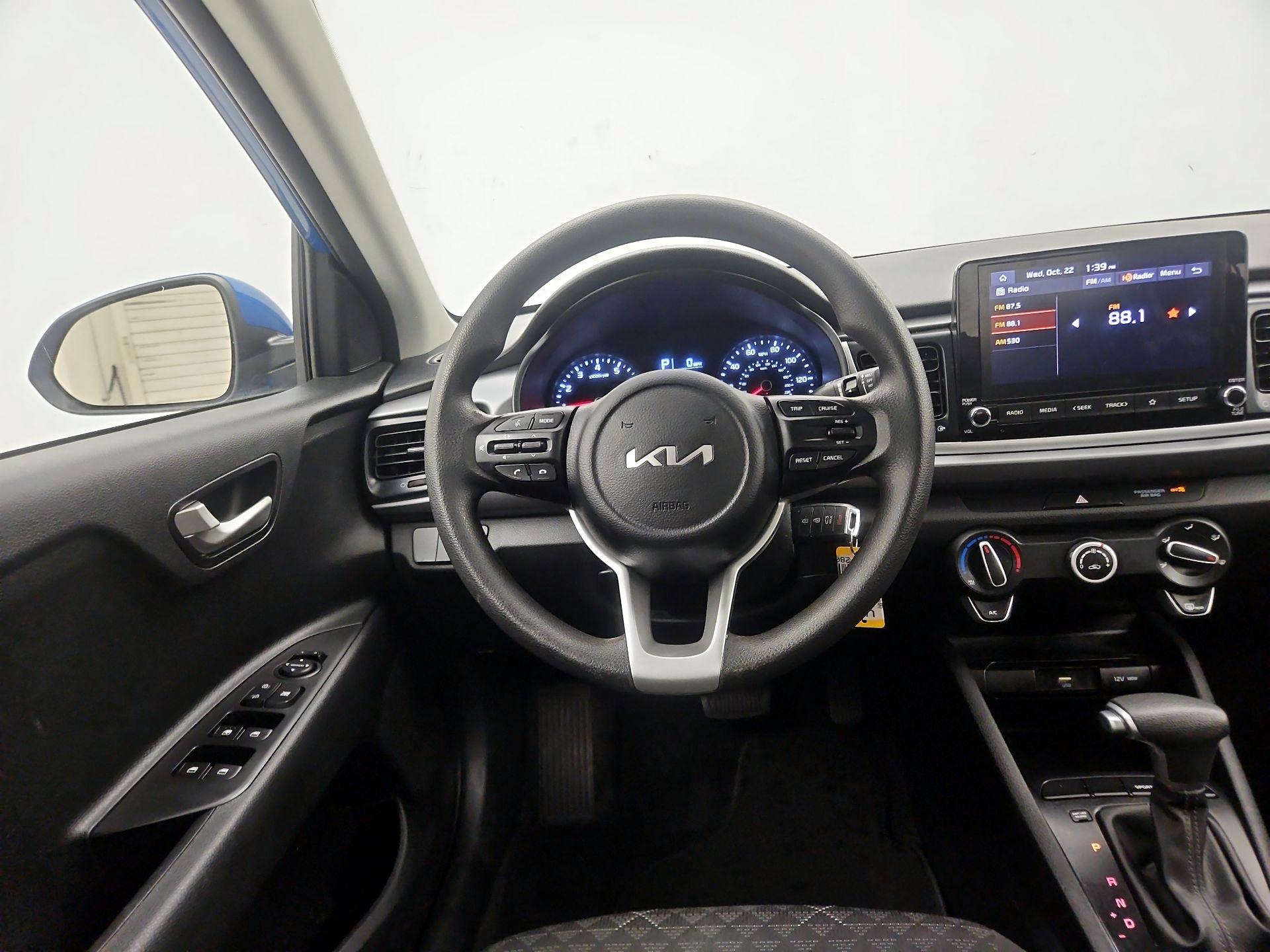 Thumbnail: 2023 Kia Rio - 10
