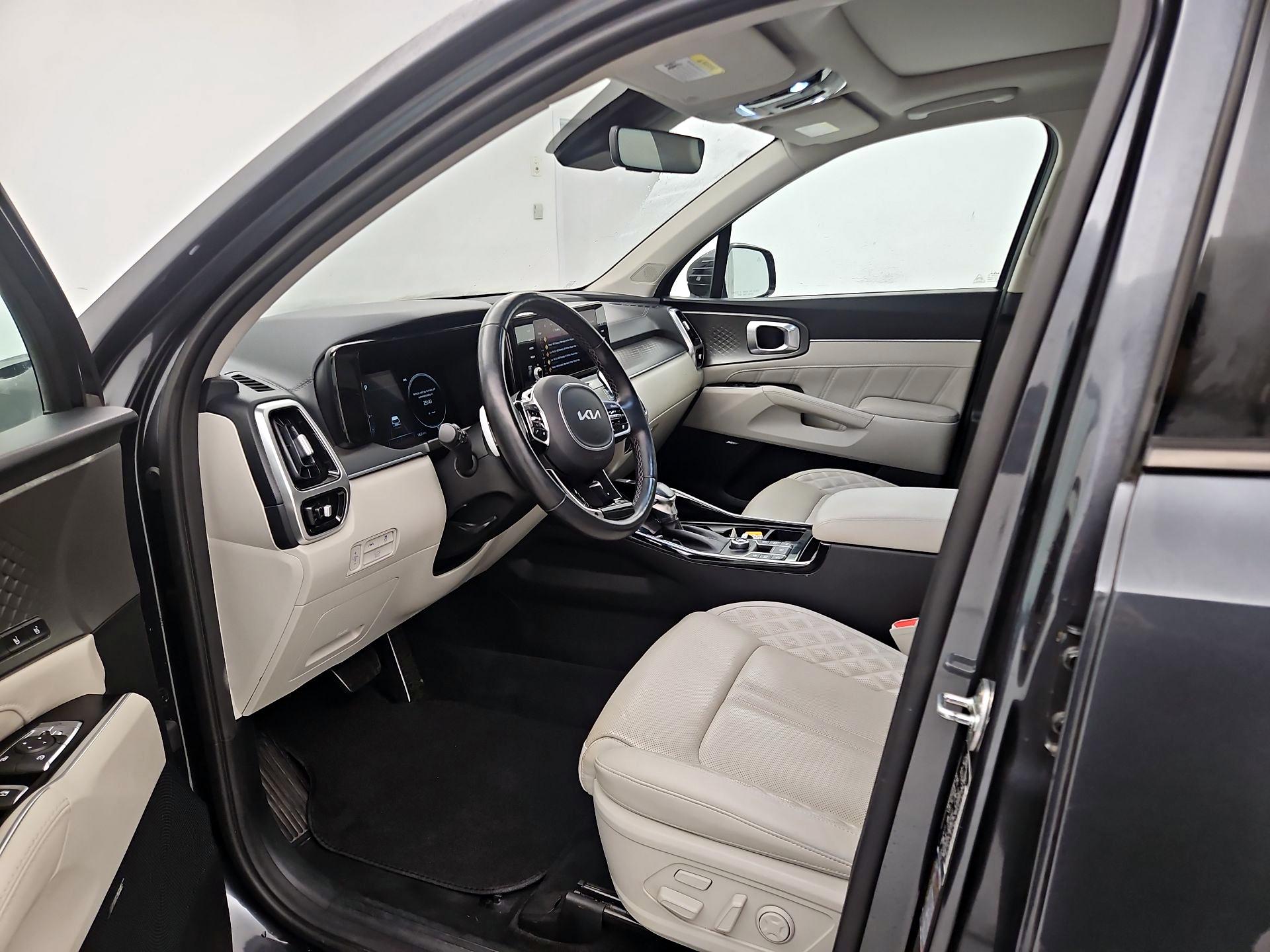 Thumbnail: 2022 Kia Sorento - 11