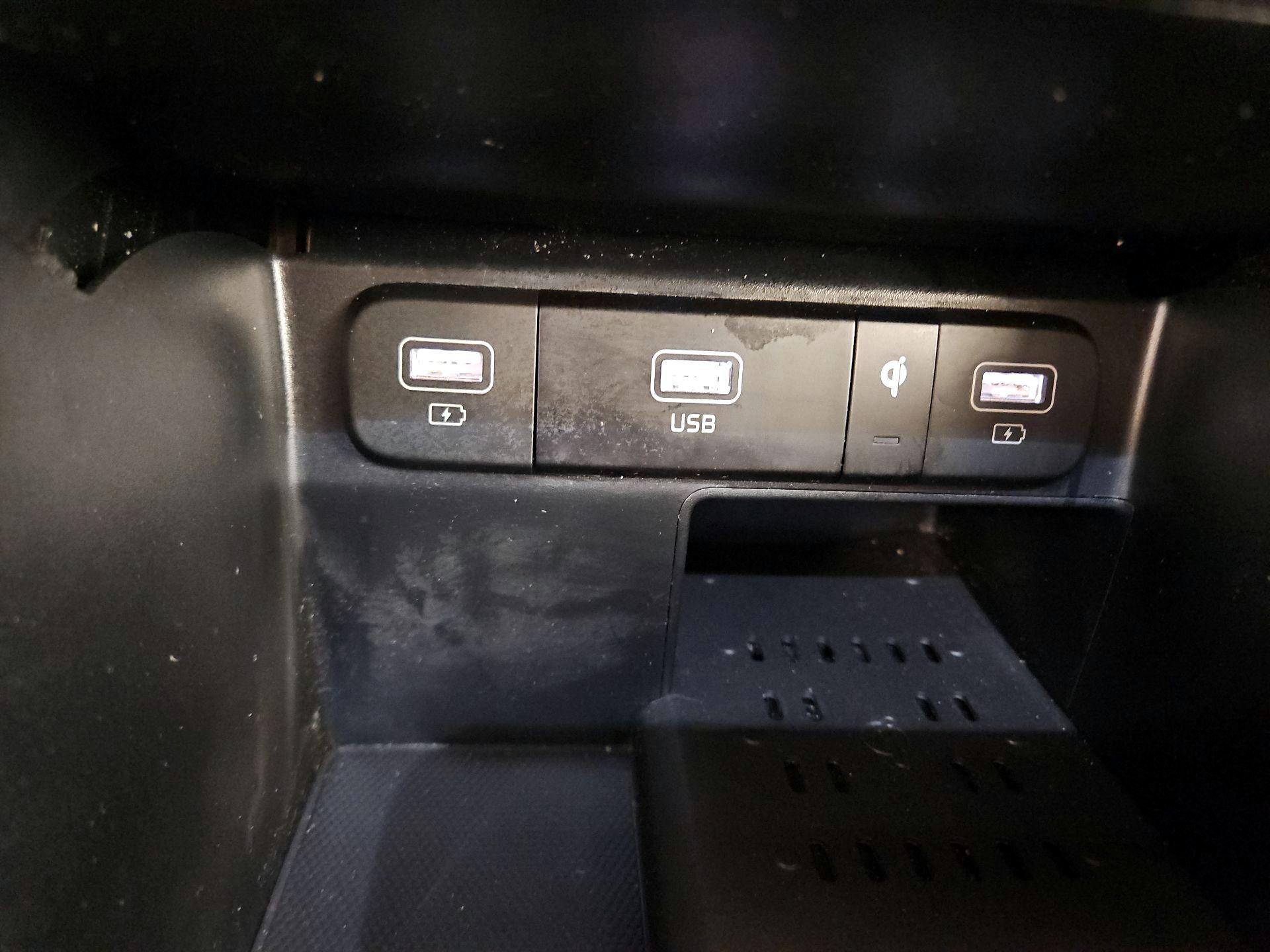 Thumbnail: 2022 Kia Sorento - 19