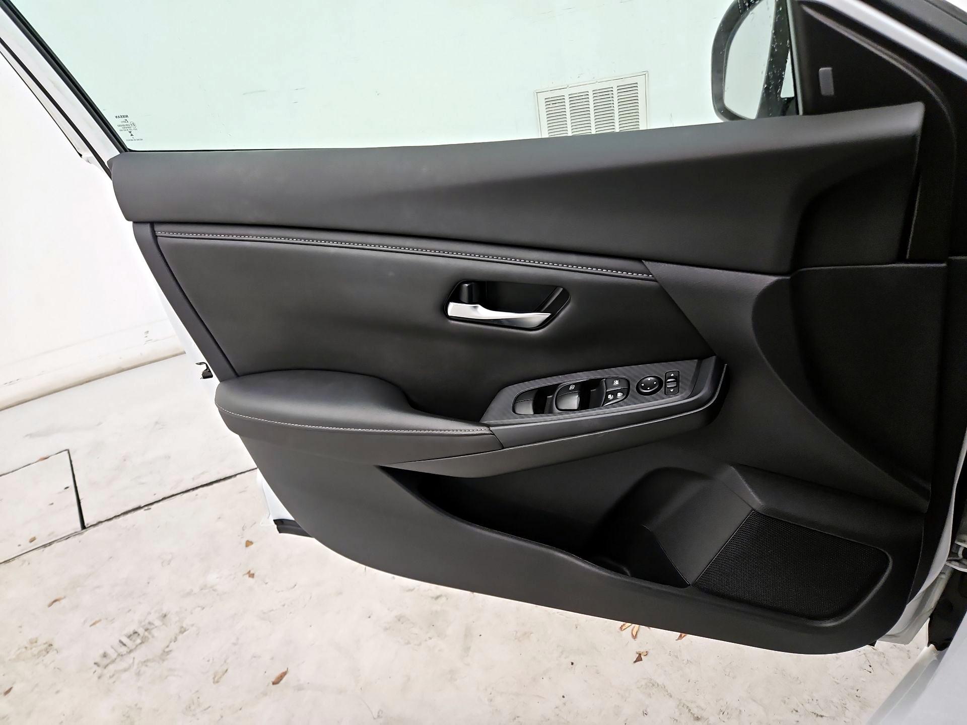 Thumbnail: 2023 Nissan Sentra - 12