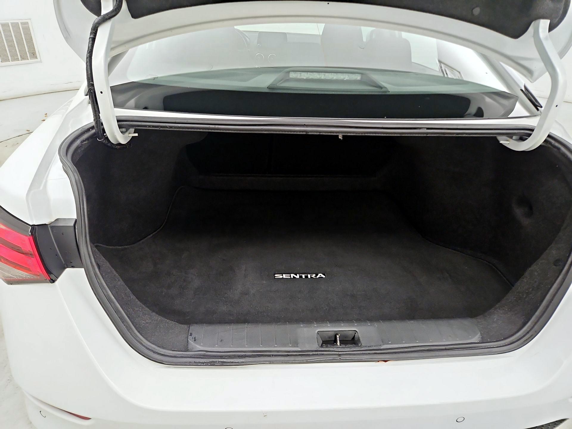 Thumbnail: 2023 Nissan Sentra - 20