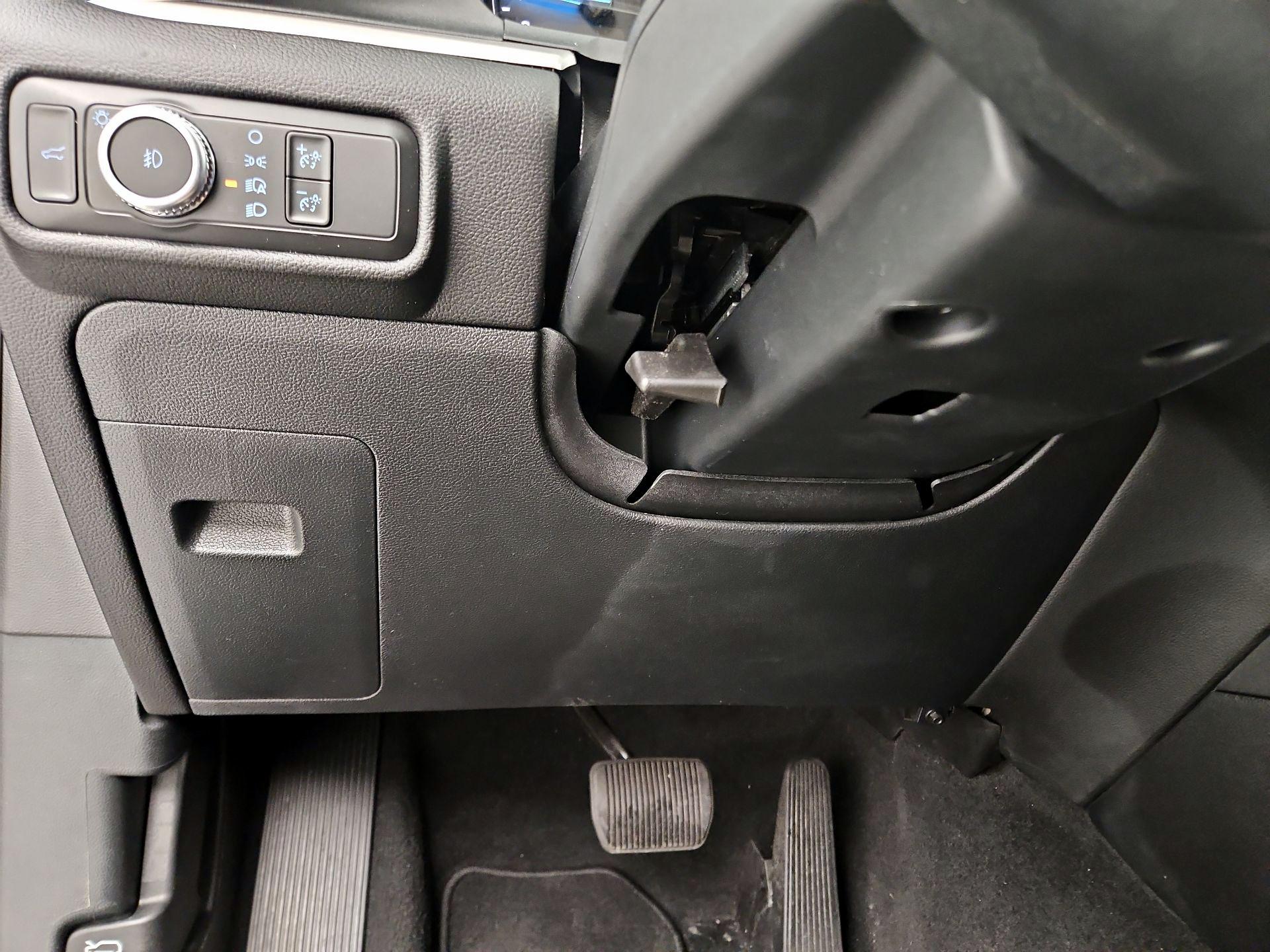 Thumbnail: 2022 Ford Explorer - 13