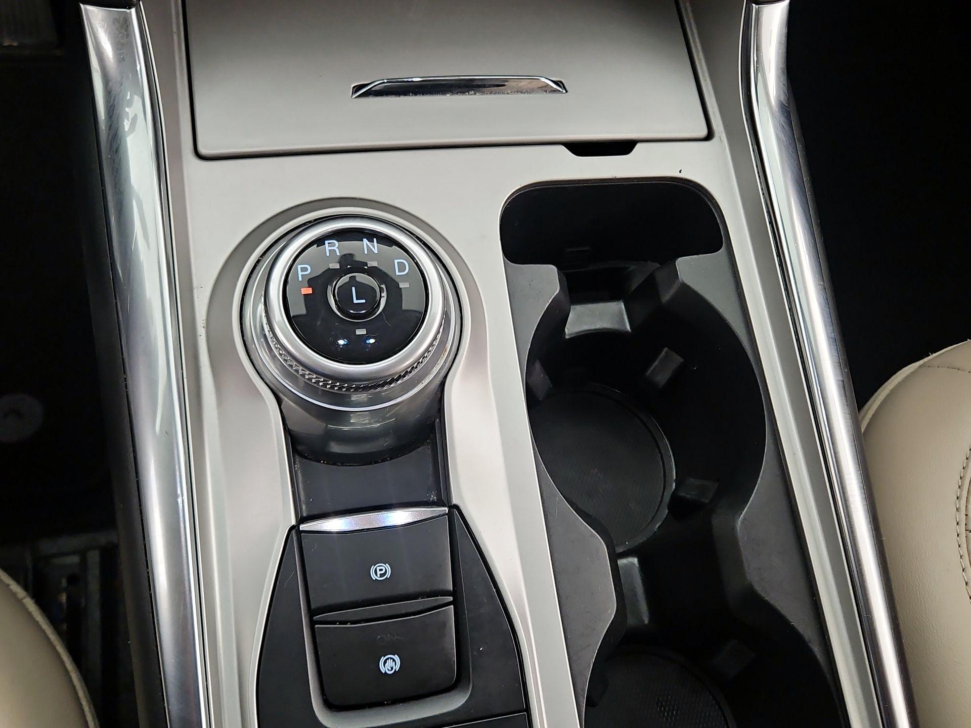 Thumbnail: 2022 Ford Explorer - 17