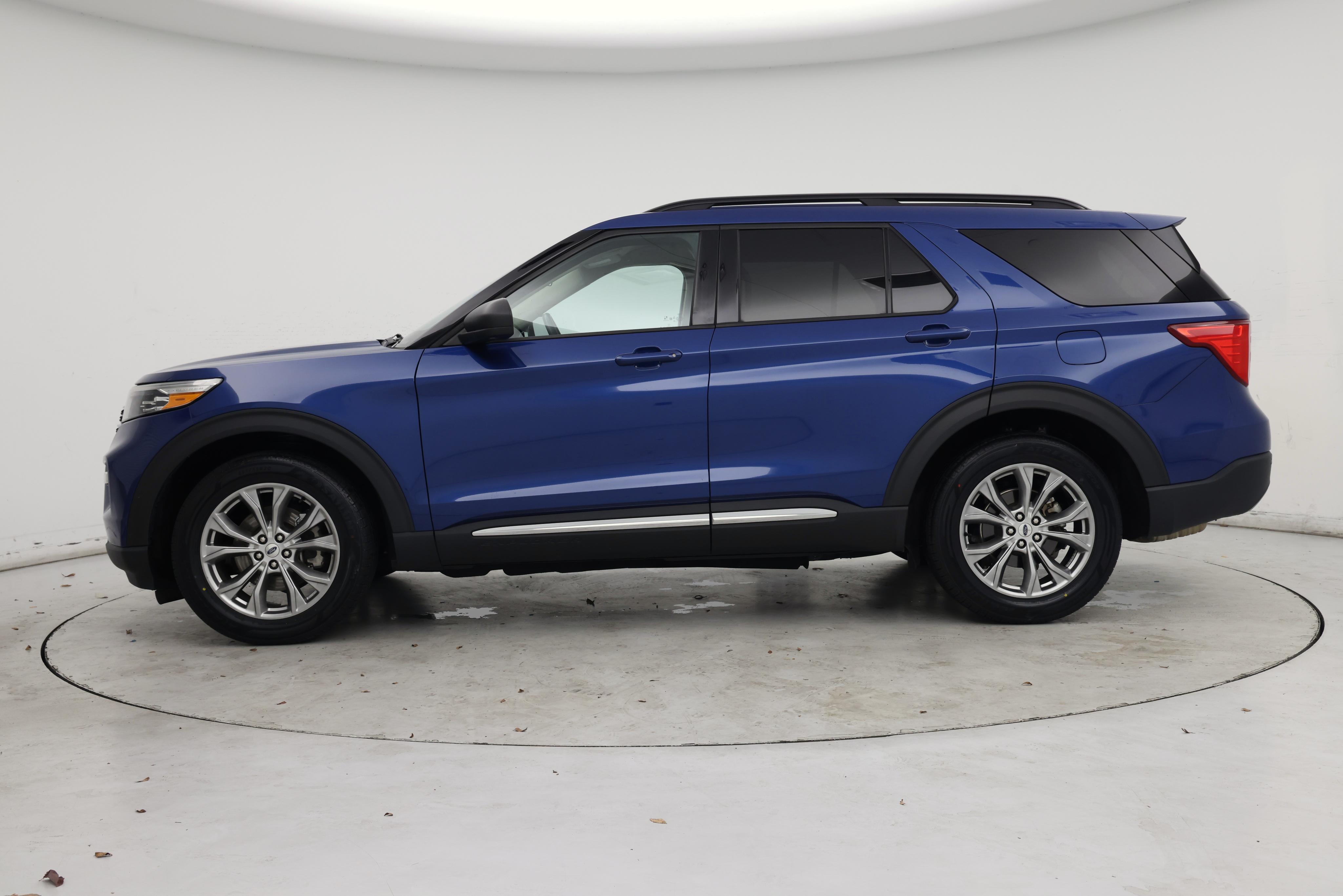 Thumbnail: 2022 Ford Explorer - 3