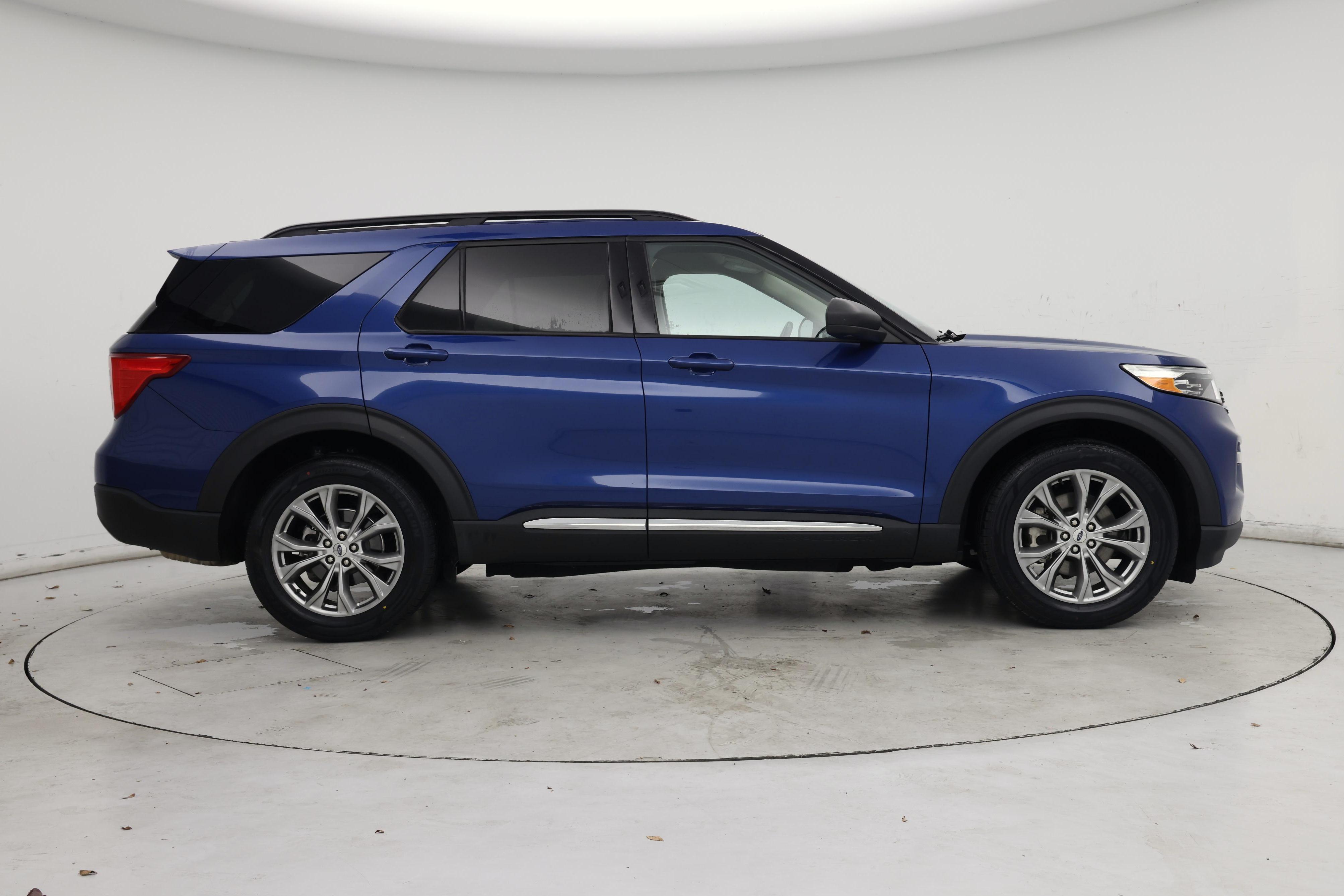 Thumbnail: 2022 Ford Explorer - 7