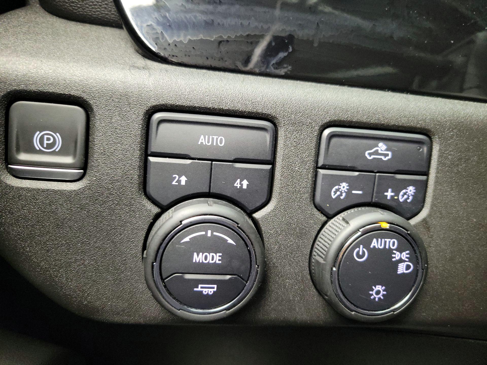 Thumbnail: 2022 Chevrolet Silverado 1500 - 13