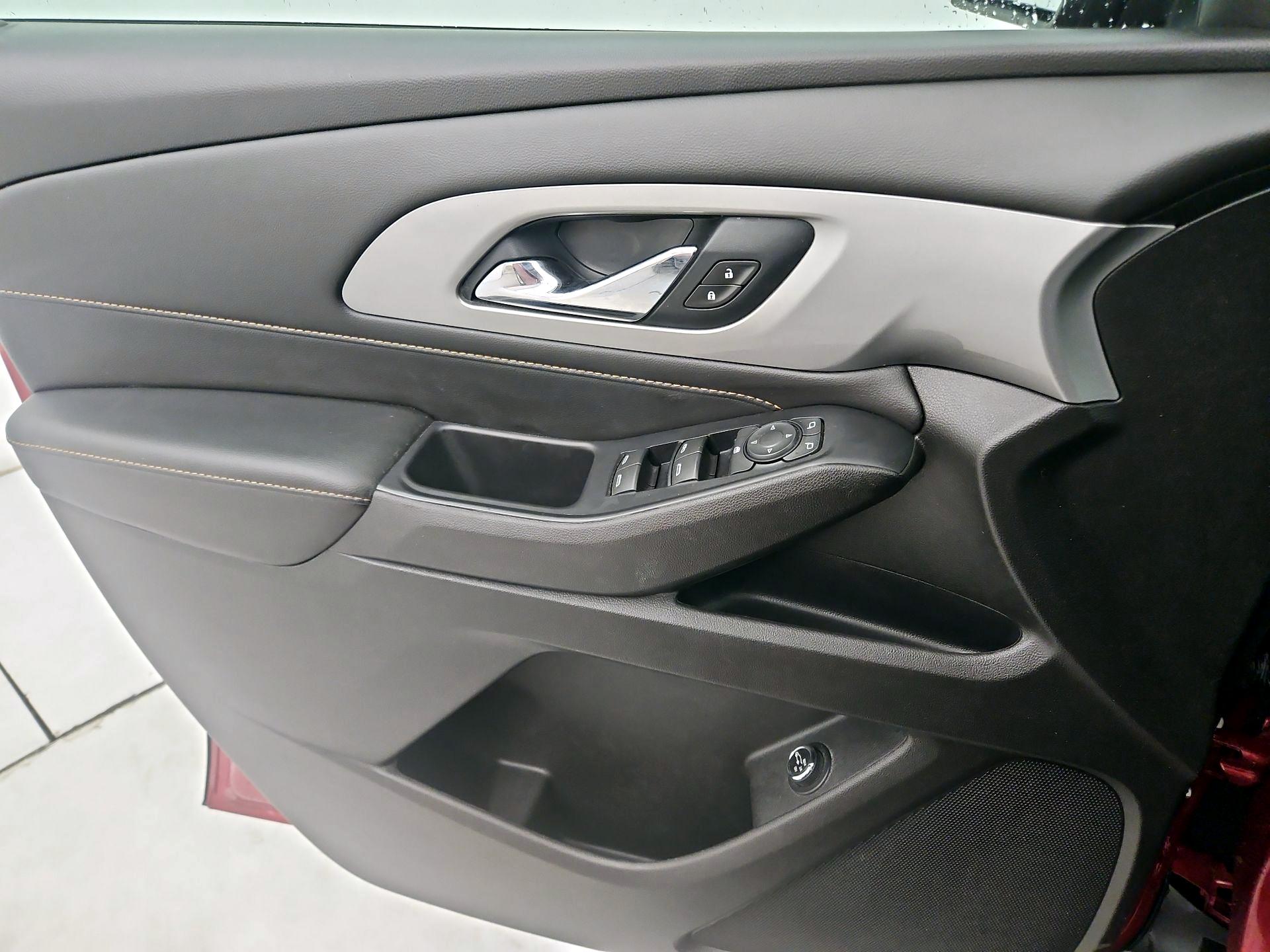 Thumbnail: 2021 Chevrolet Traverse - 12