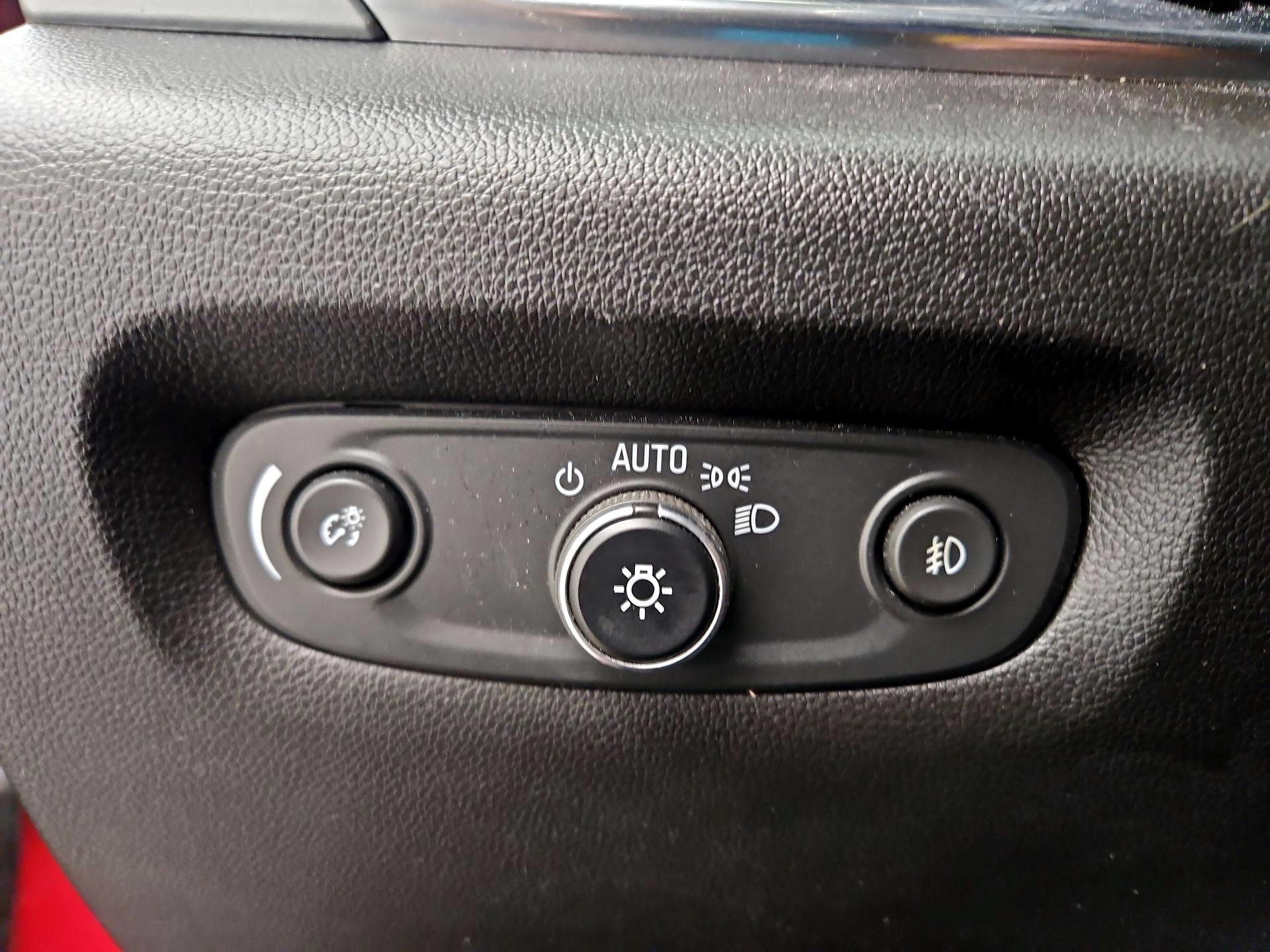 Thumbnail: 2021 Chevrolet Traverse - 13