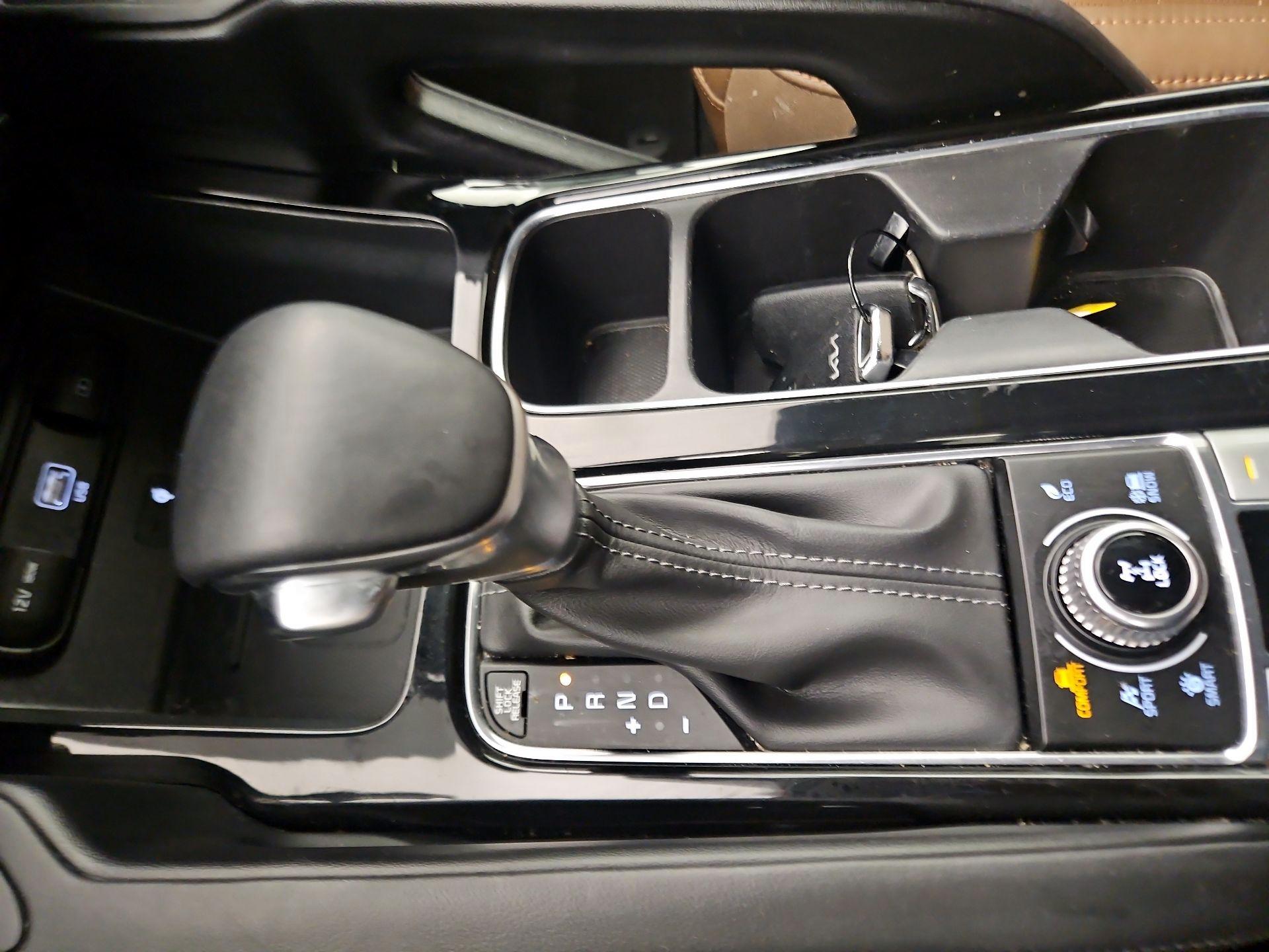 Thumbnail: 2022 Kia Telluride - 18