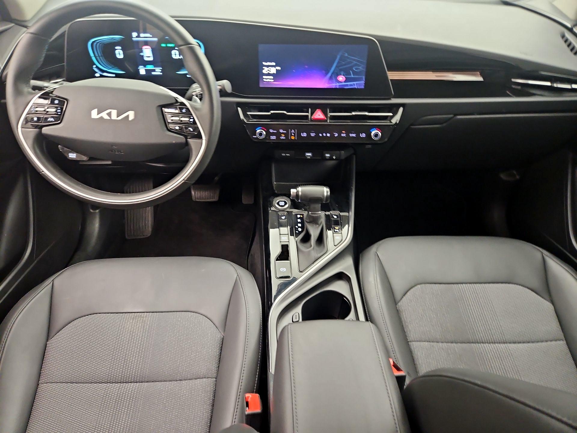 Thumbnail: 2023 Kia Niro - 9