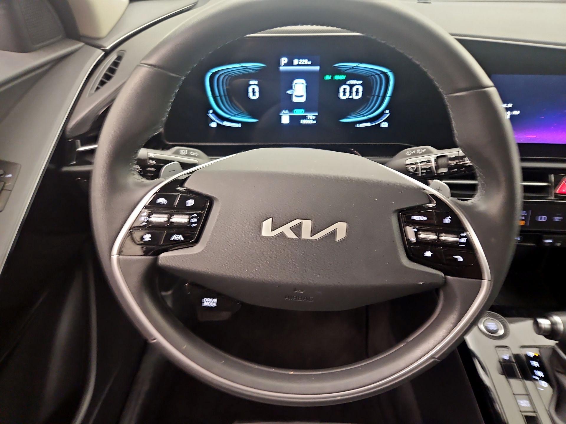 Thumbnail: 2023 Kia Niro - 10