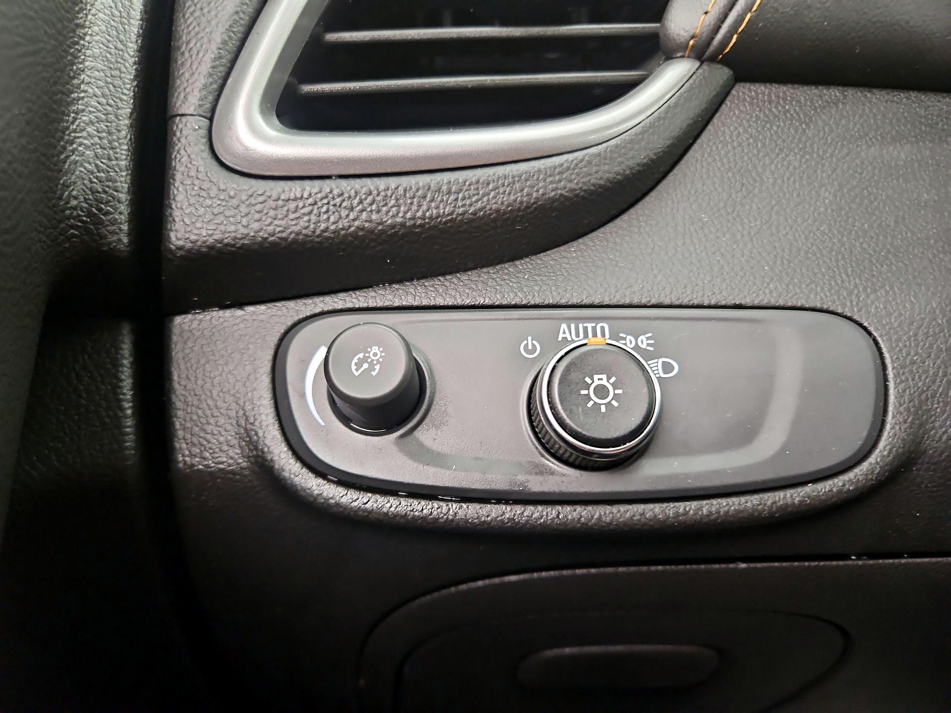 Thumbnail: 2022 Chevrolet Trax - 13